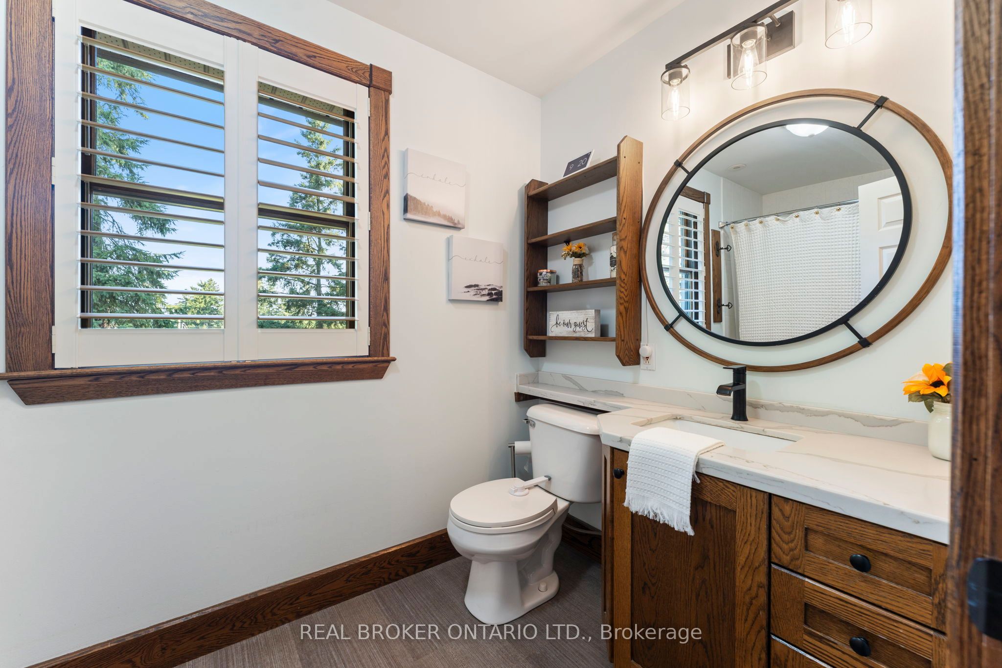 182 Governors Road E Property Photo 20