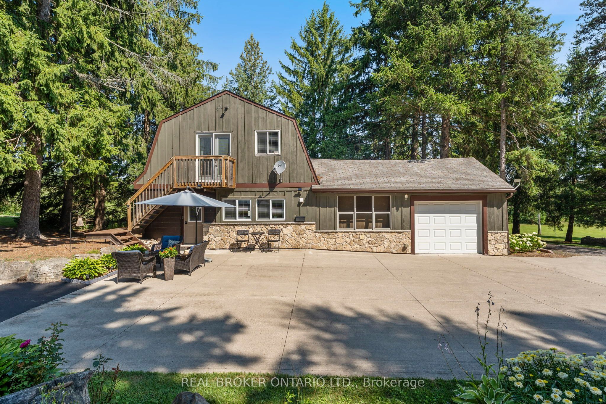 182 Governors Road E Property Photo 25