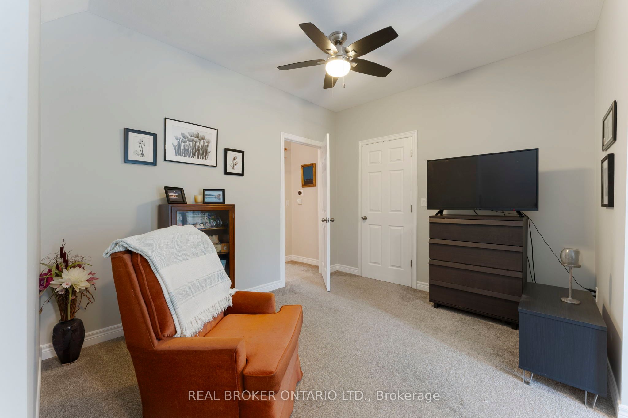 182 Governors Road E Property Photo 30