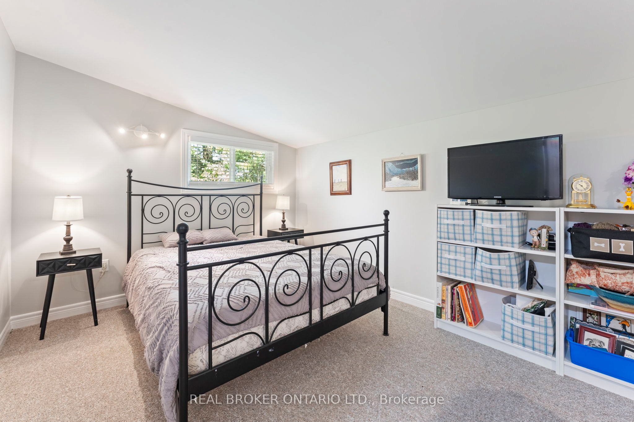 182 Governors Road E Property Photo 35