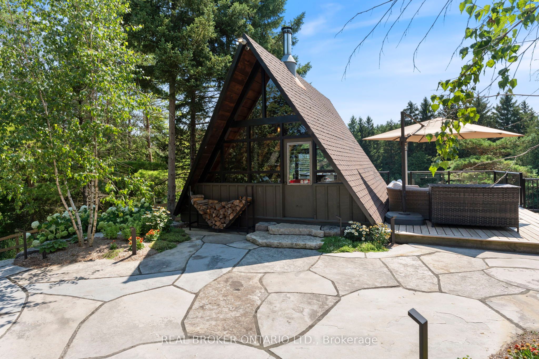 182 Governors Road E Property Photo 36