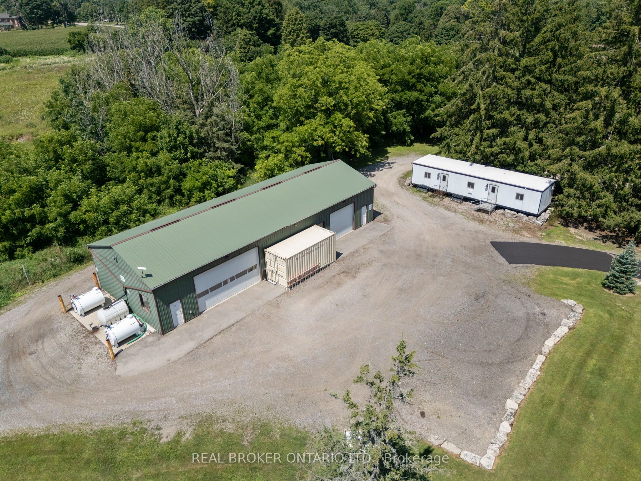 182 Governors Road E Property Photo 44