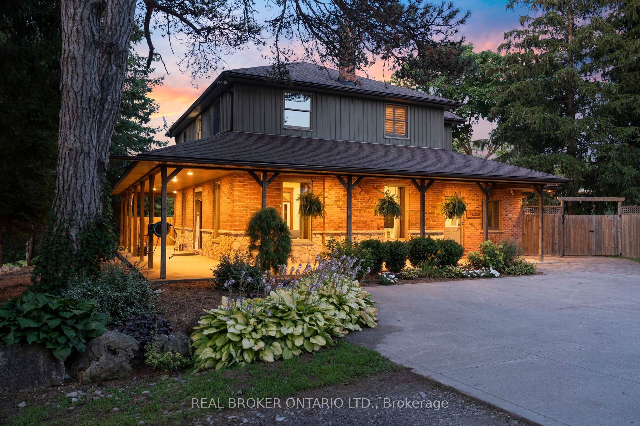 182 Governors Road E Property Photo 45