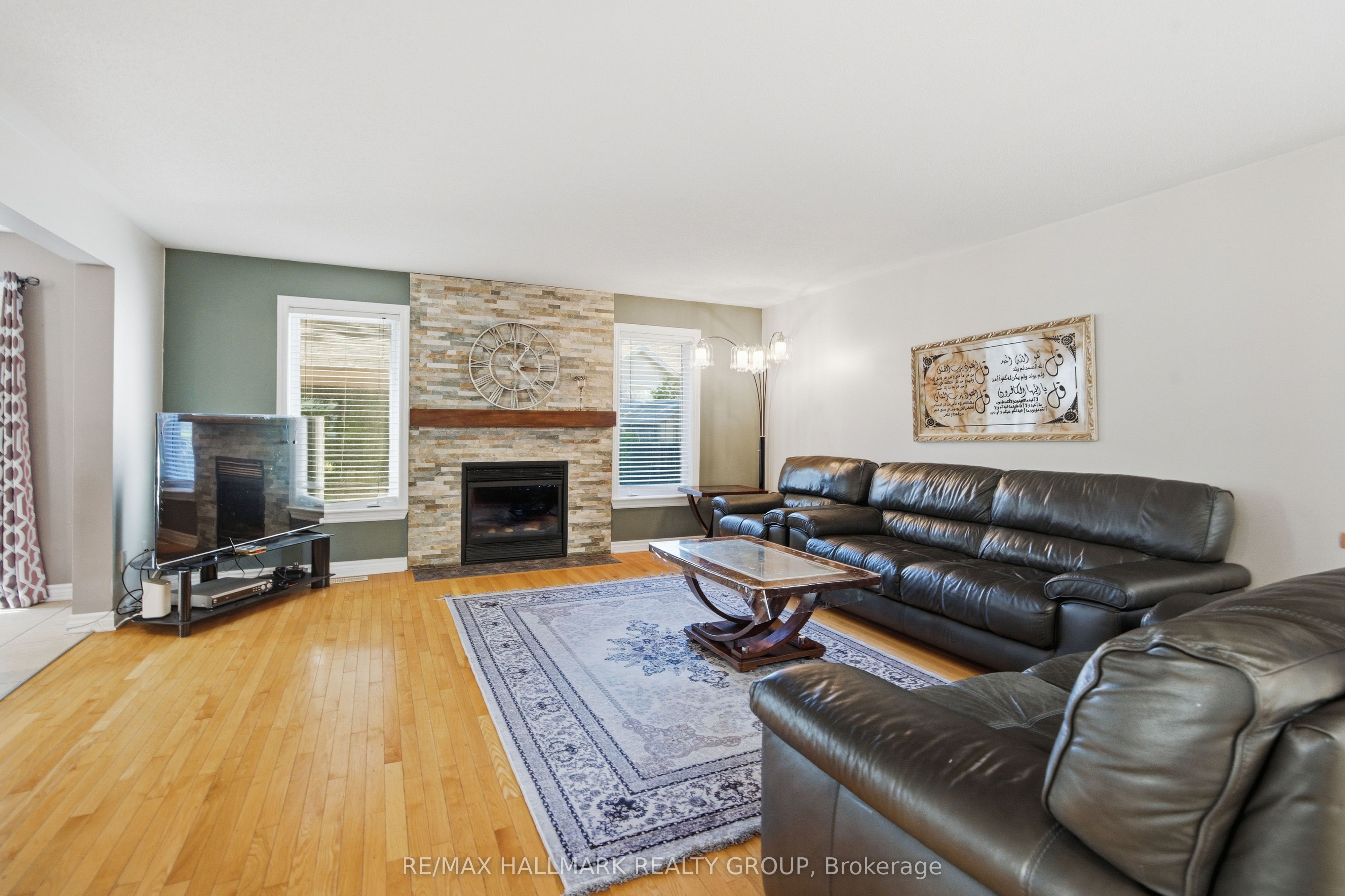 800 Long Point Circle Property Photo 13