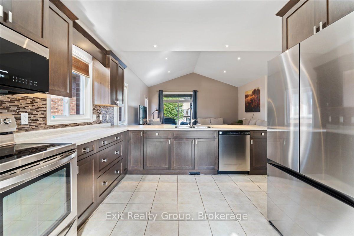 14 Cavendish Drive Property Photo 8