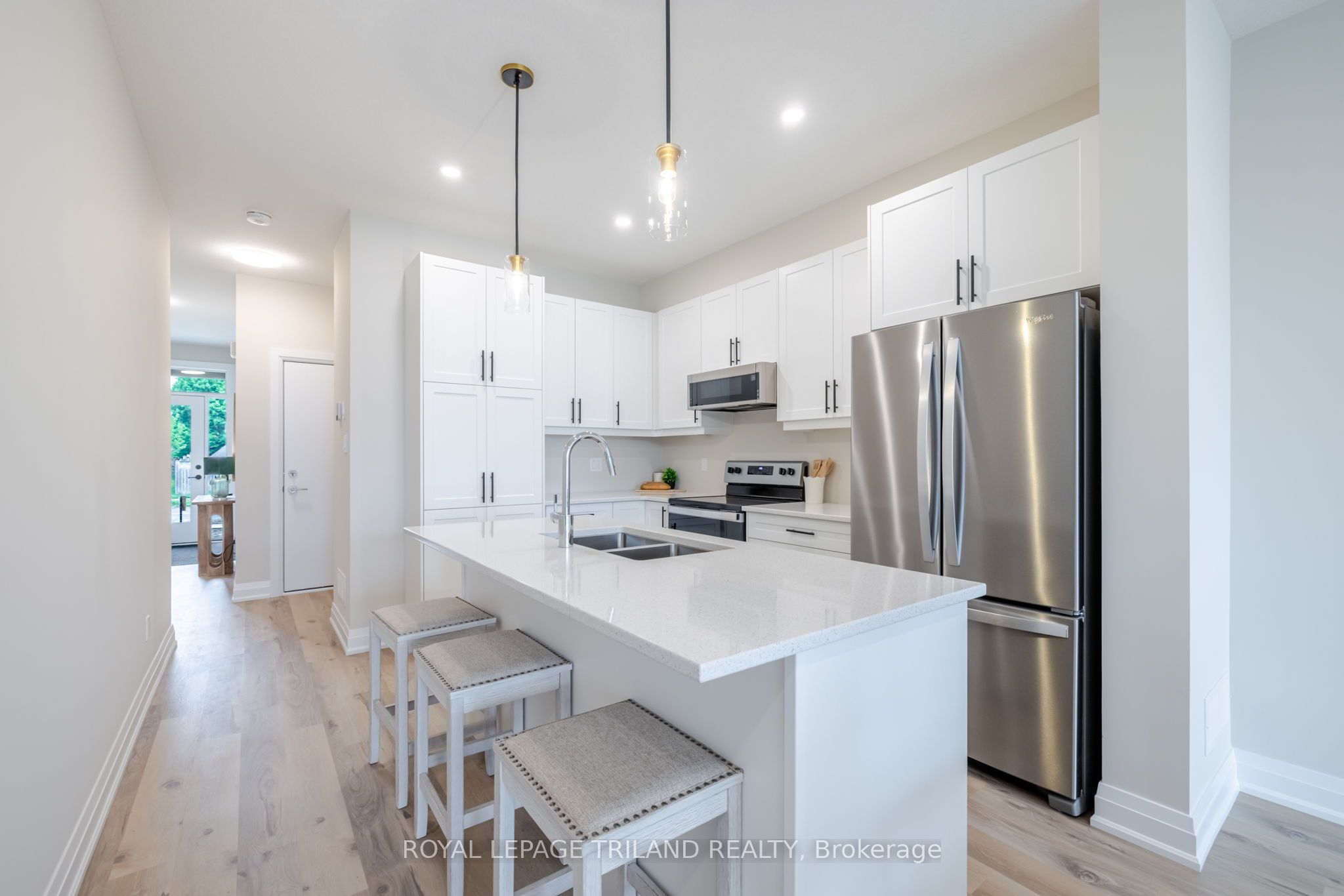 768 Banyan Lane Property Photo 10