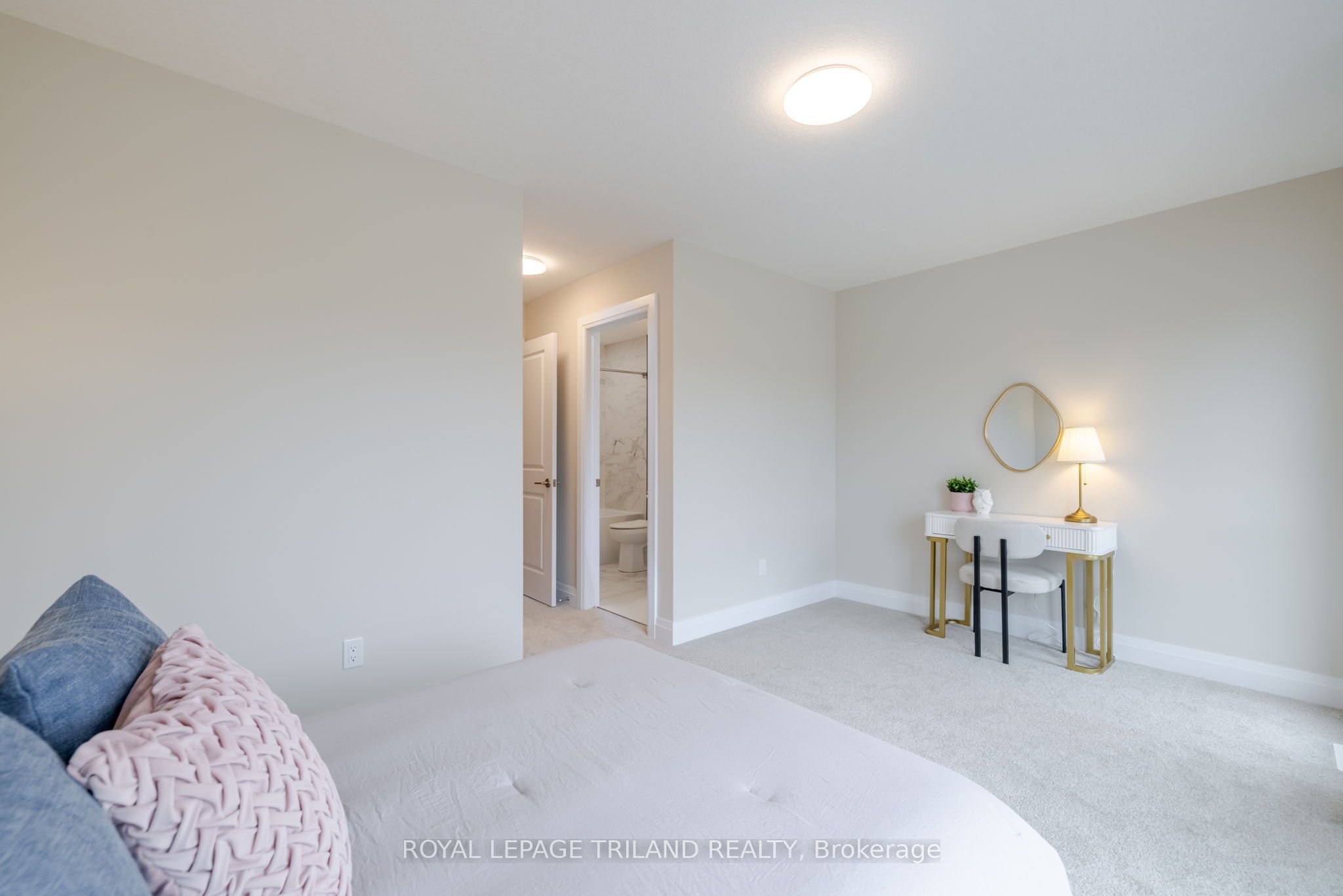 768 Banyan Lane Property Photo 27