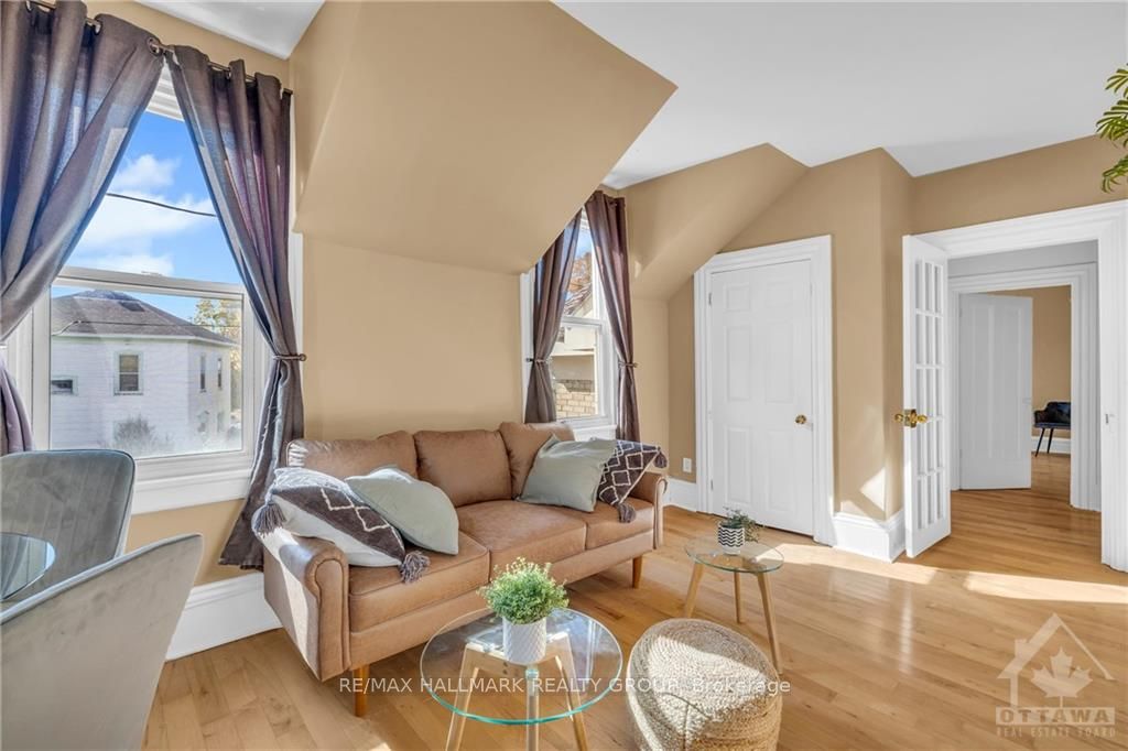 15 Elmsley St N Street Property Photo 8