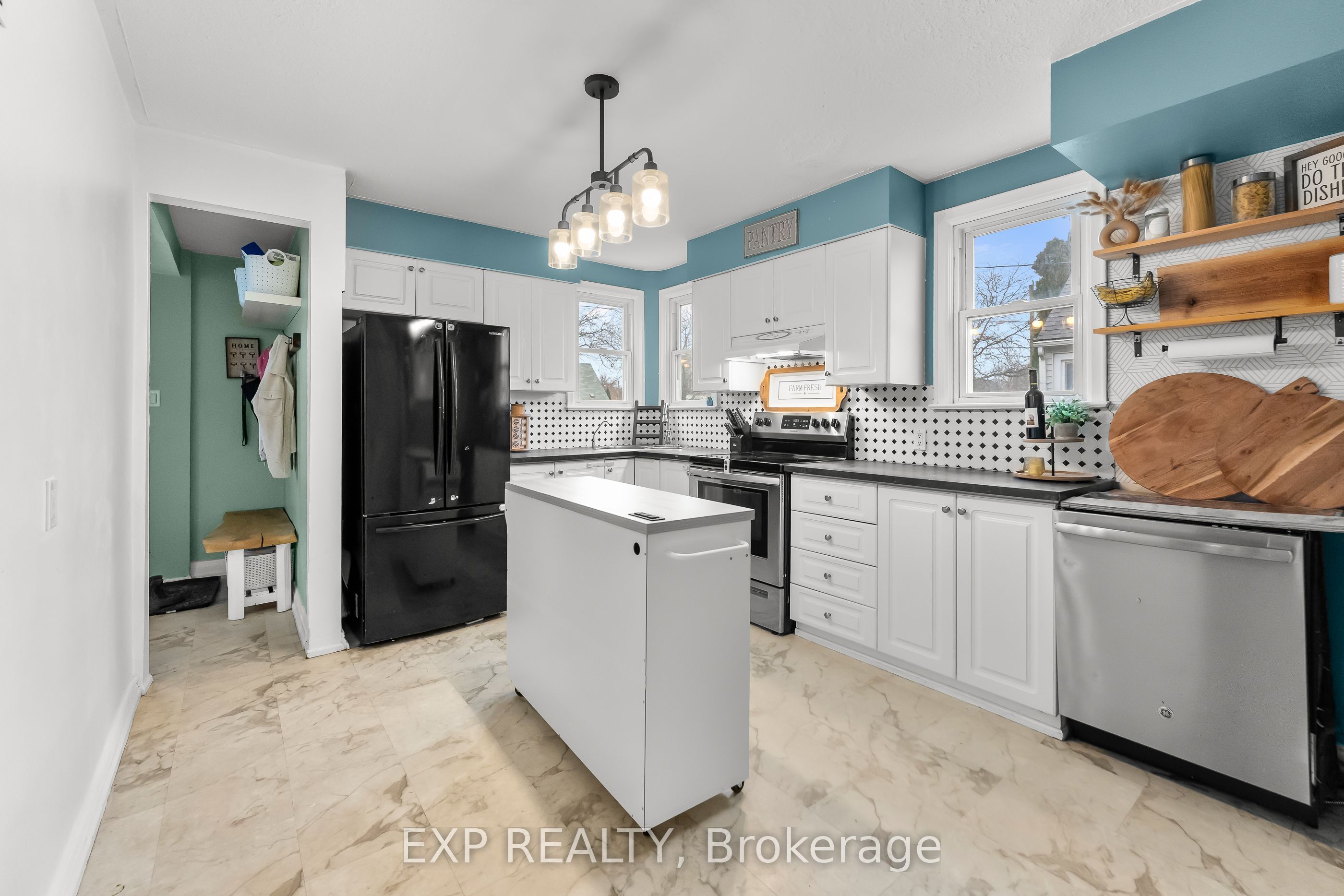 6 Cedardale Avenue Property Photo 12
