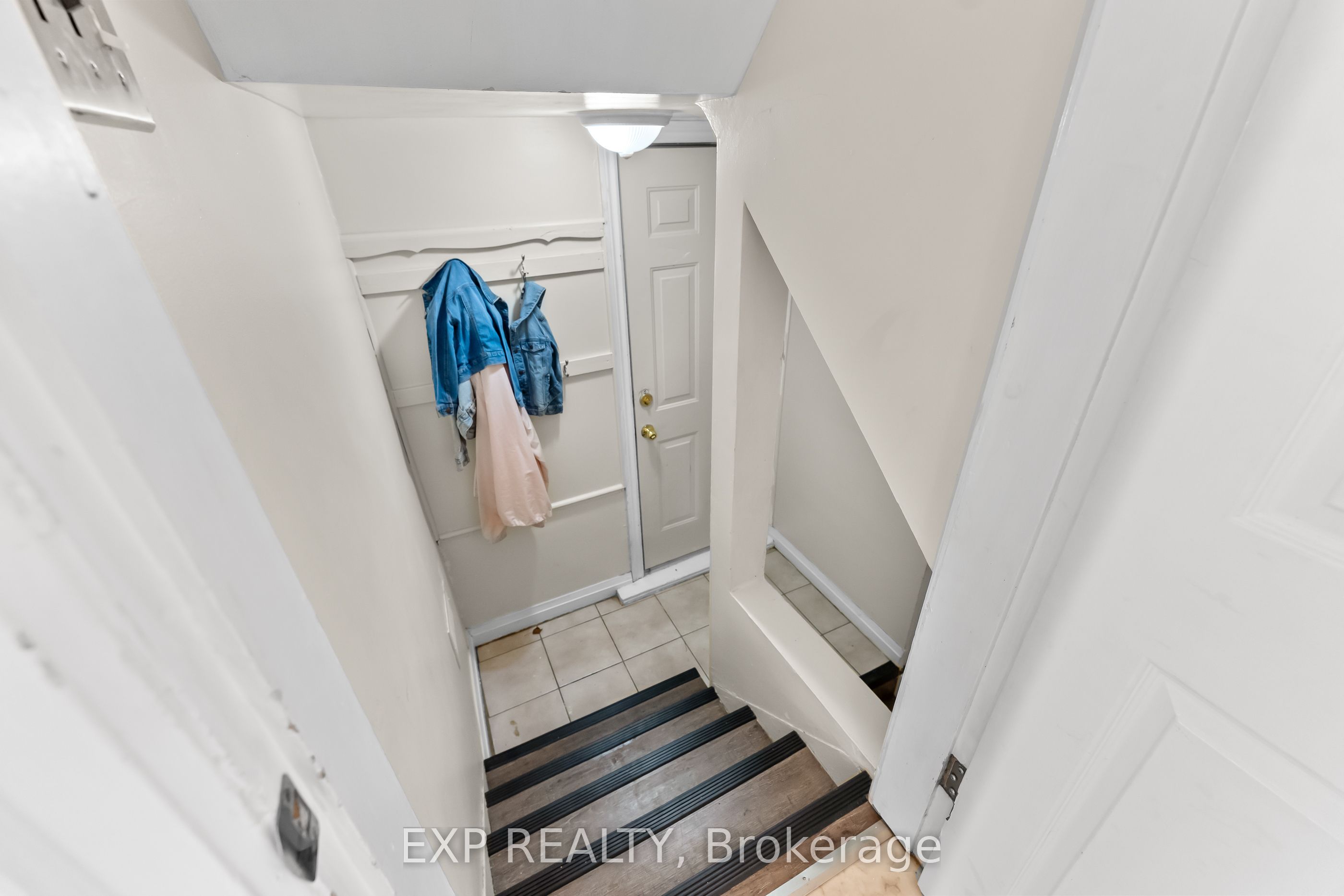 6 Cedardale Avenue Property Photo 21