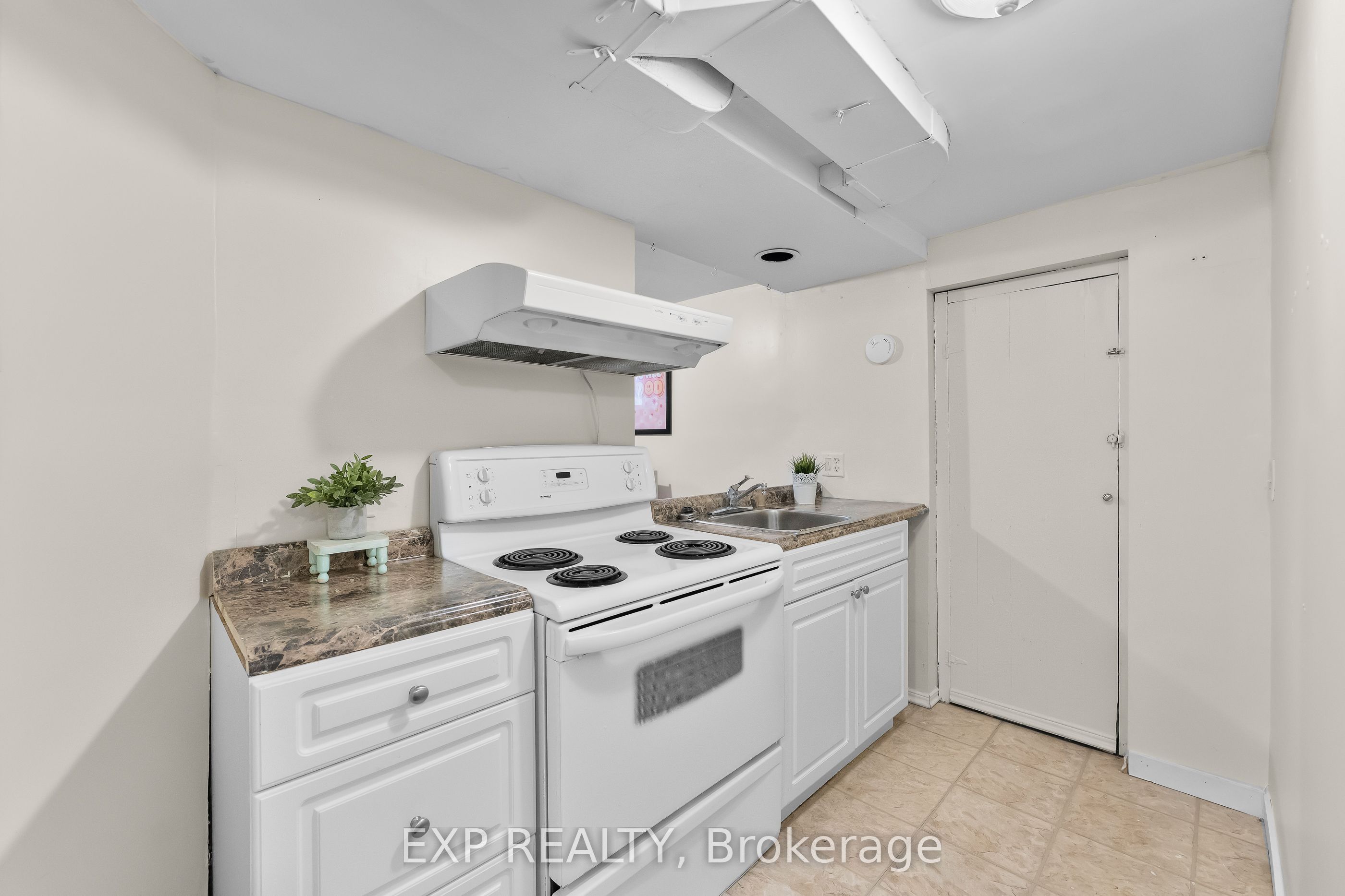6 Cedardale Avenue Property Photo 22