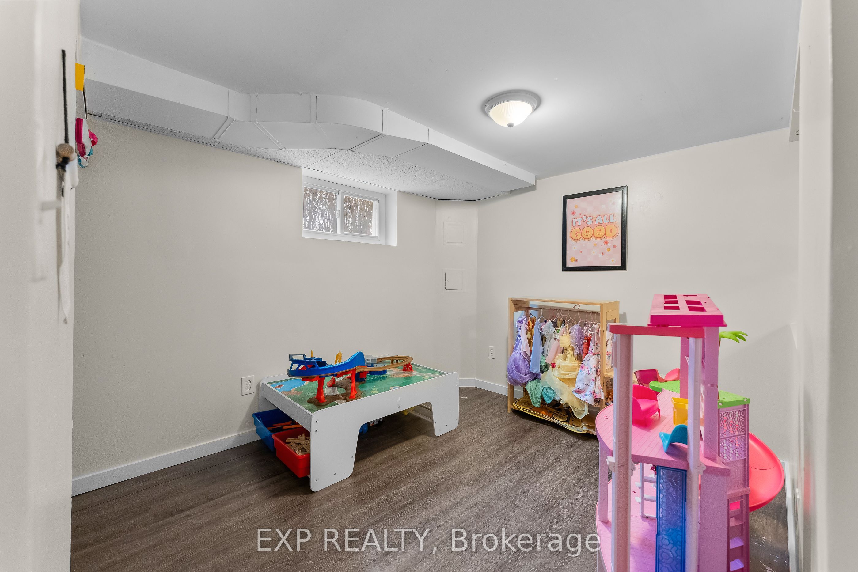 6 Cedardale Avenue Property Photo 23