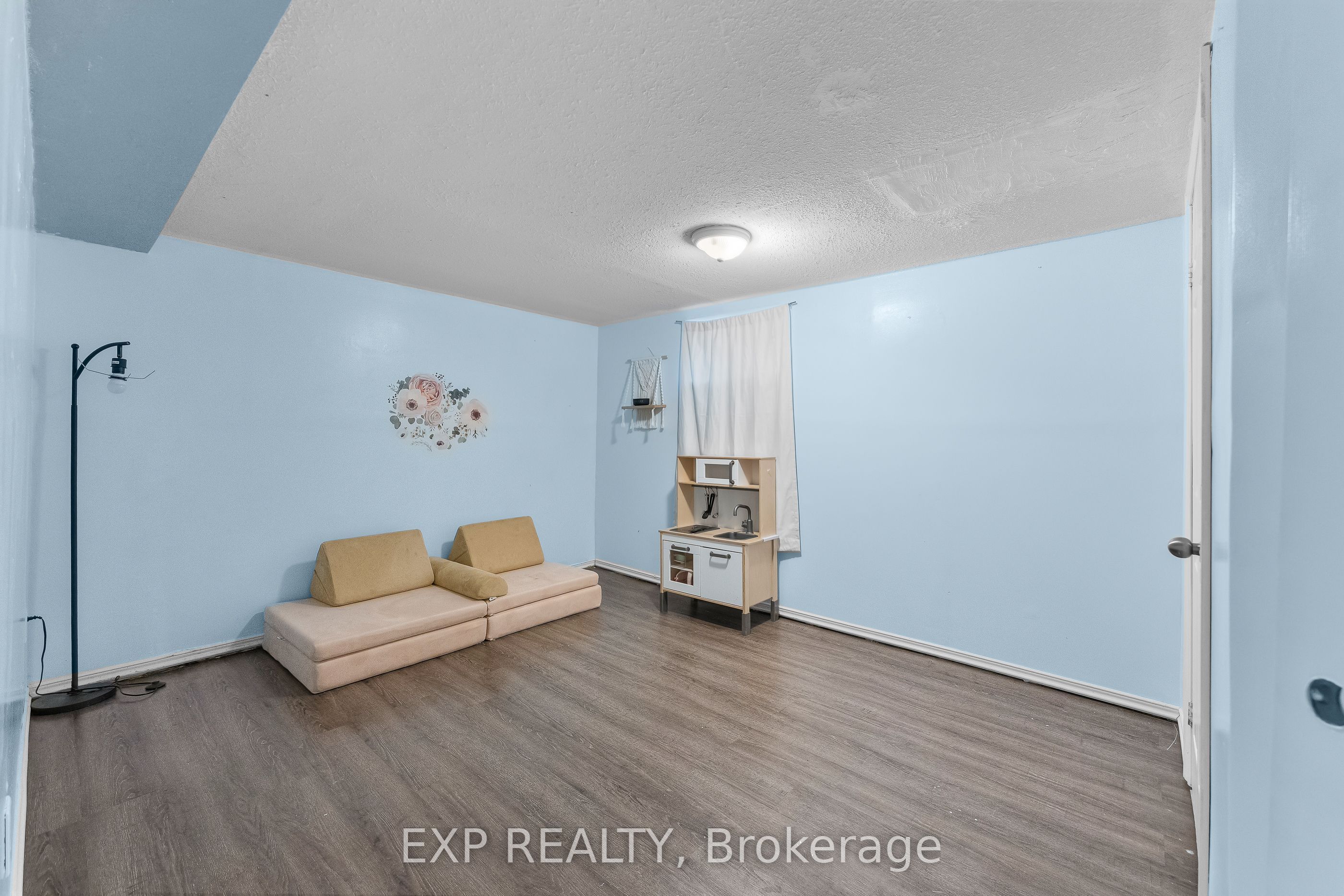 6 Cedardale Avenue Property Photo 24
