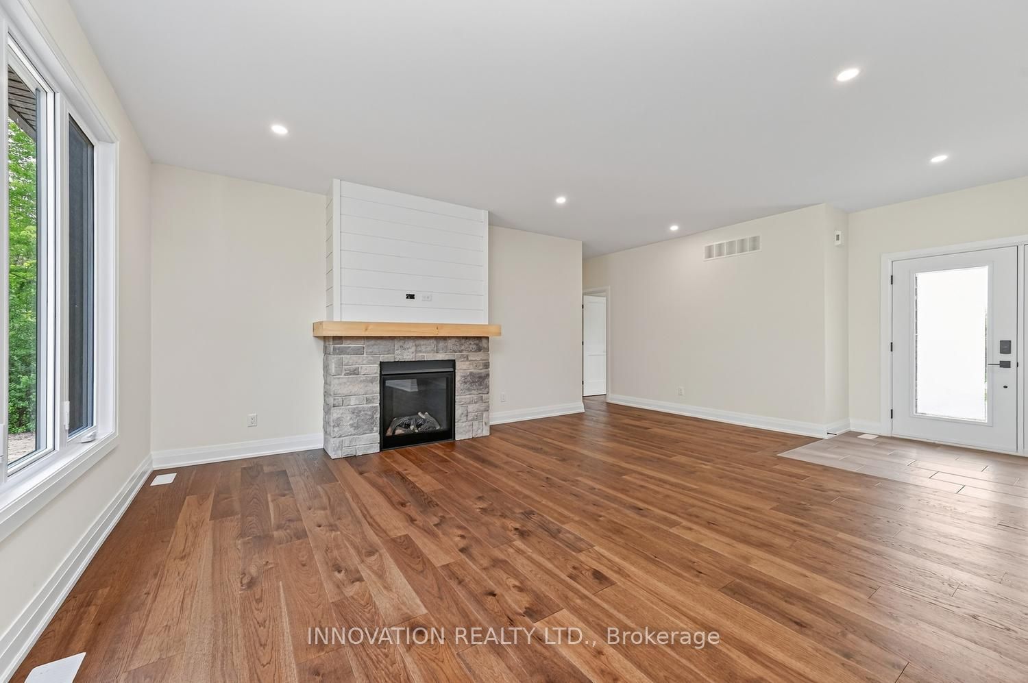 3249 Elizabeth Street Property Photo 9