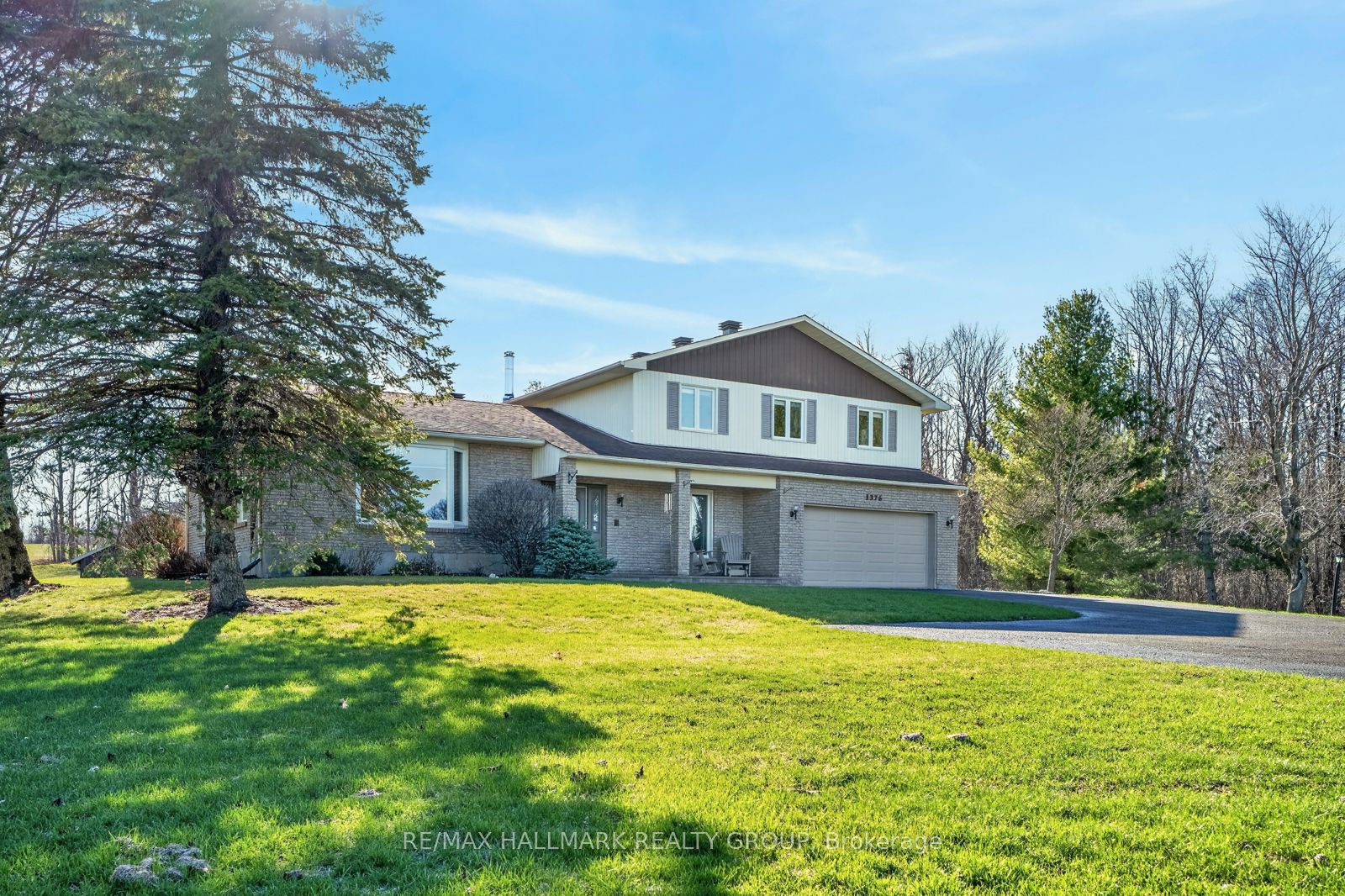 1376 Macdonald Road Property Photo 1