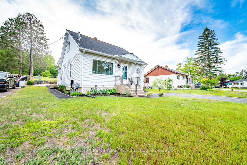 14 Summit Street Property Photo 2