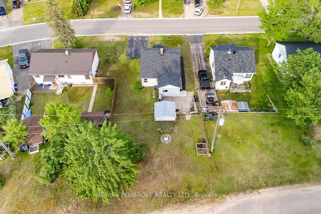 14 Summit Street Property Photo 6