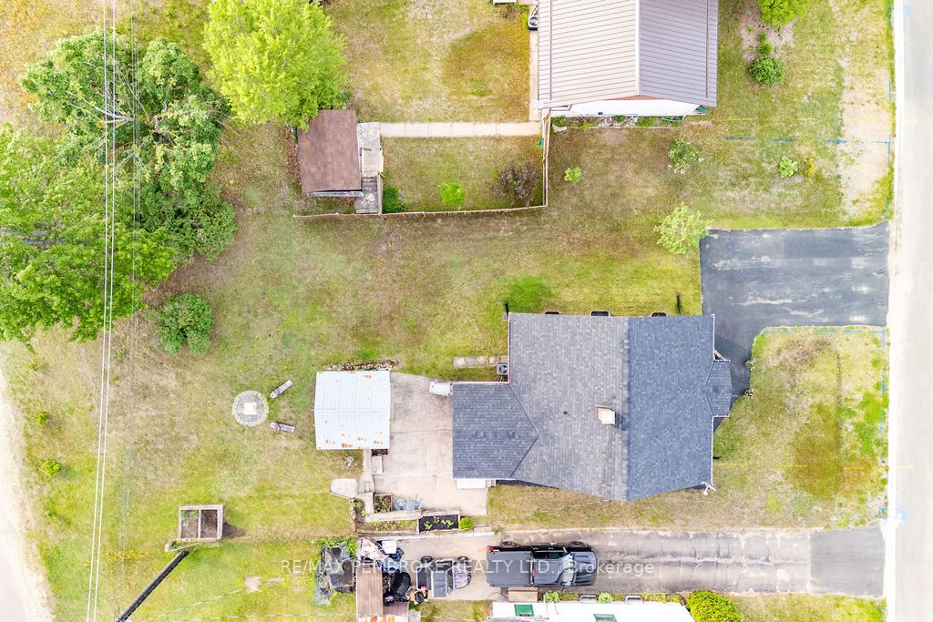 14 Summit Street Property Photo 7