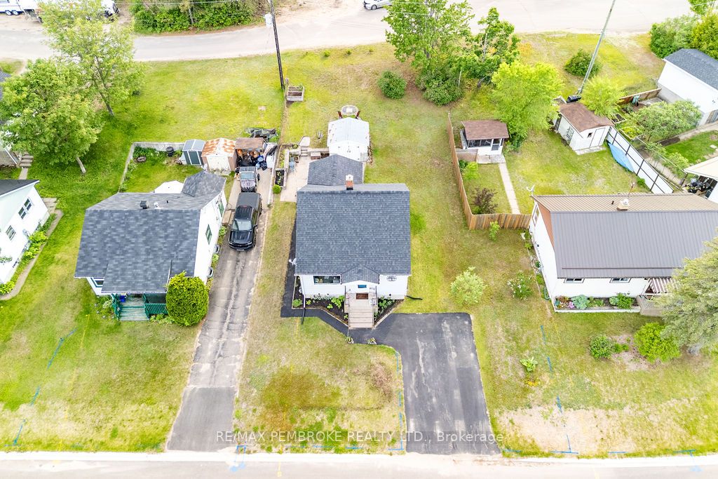 14 Summit Street Property Photo 8