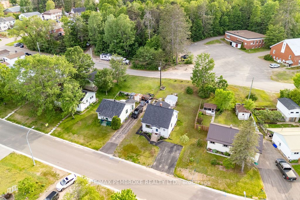 14 Summit Street Property Photo 9