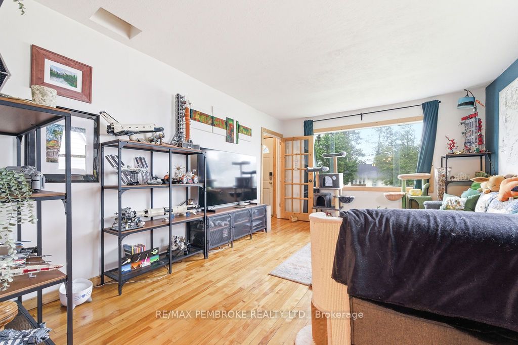 14 Summit Street Property Photo 11