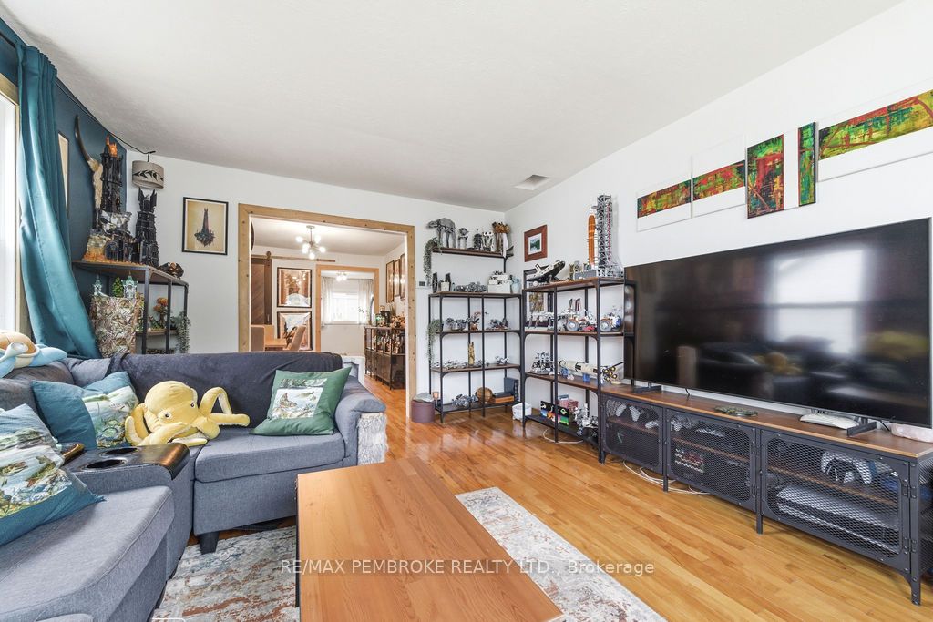 14 Summit Street Property Photo 14