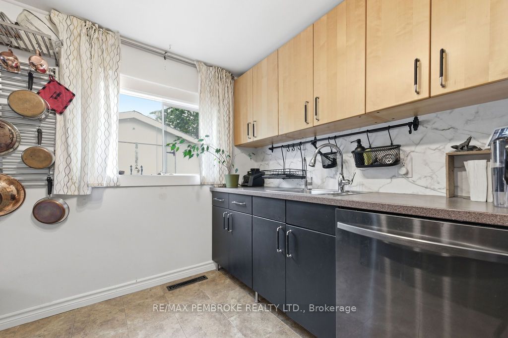 14 Summit Street Property Photo 18
