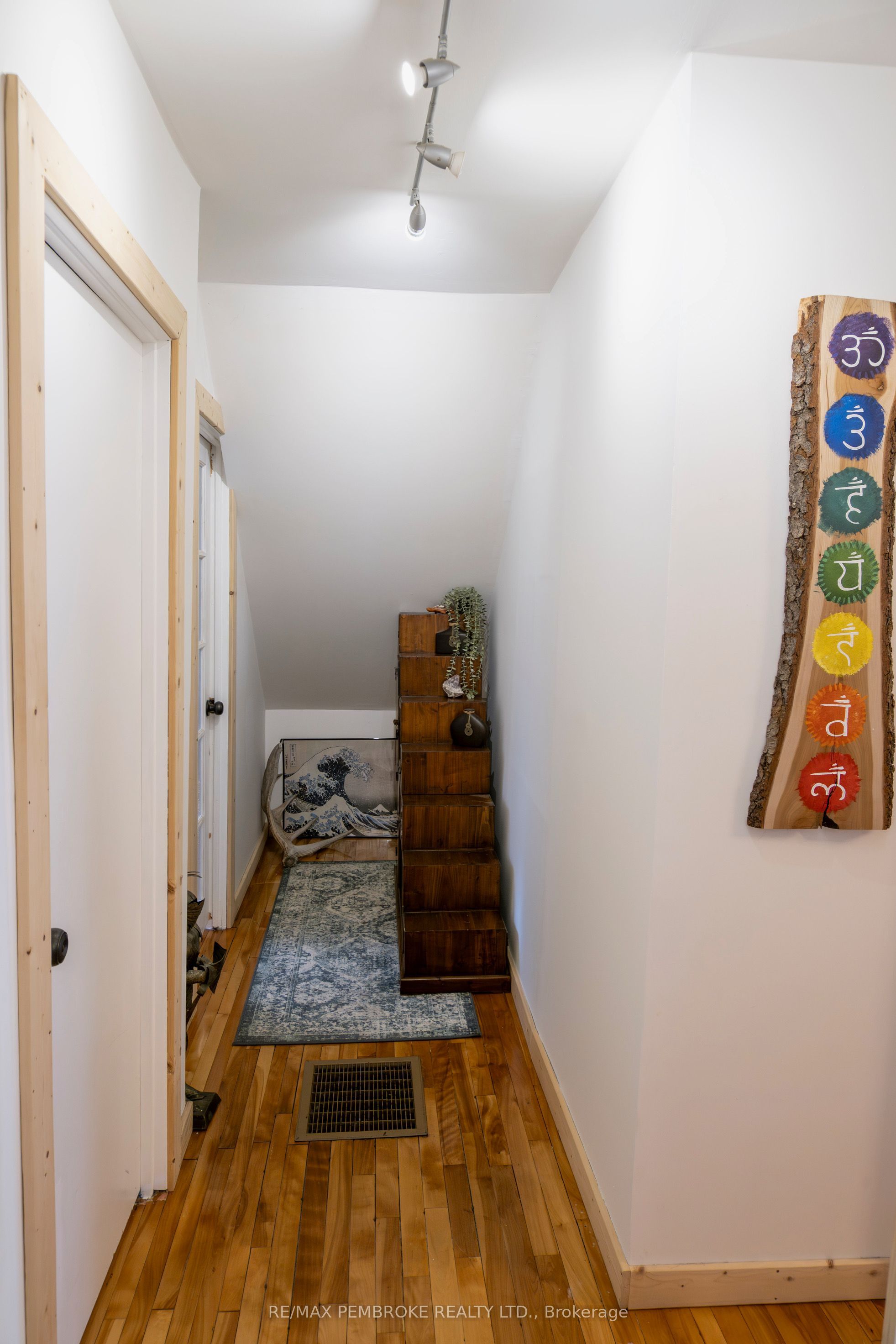 14 Summit Street Property Photo 24