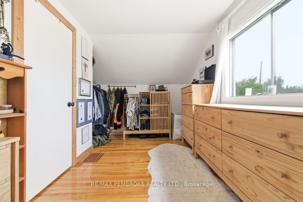 14 Summit Street Property Photo 28