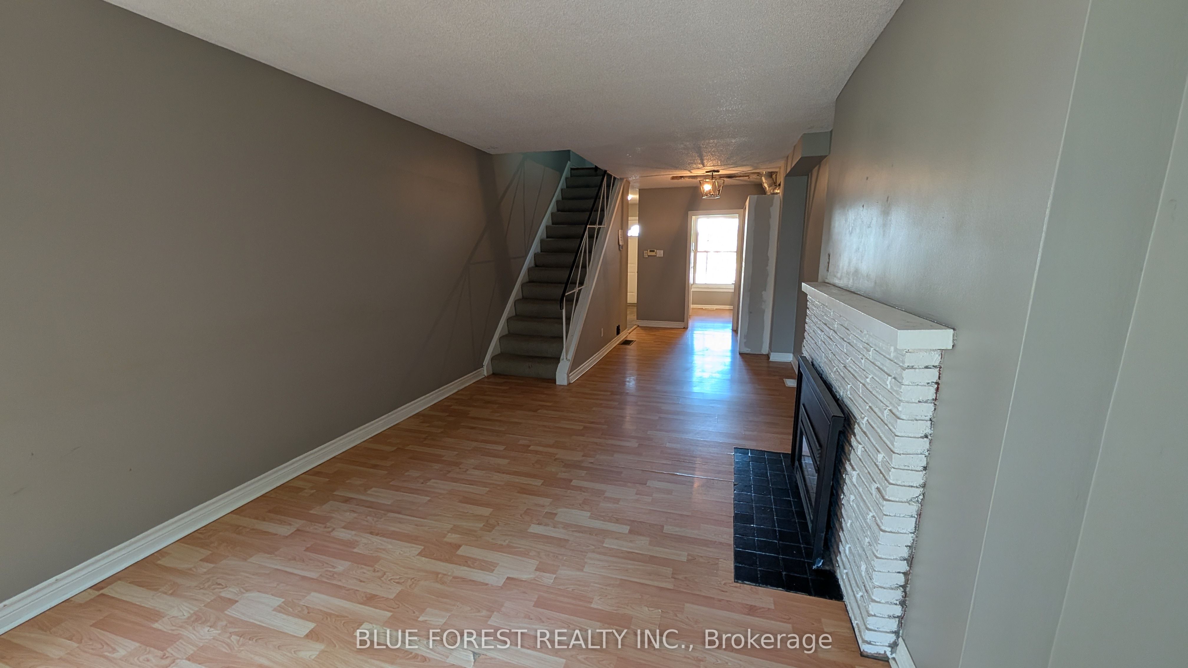 36 Arbour Glen Crescent Property Photo 4