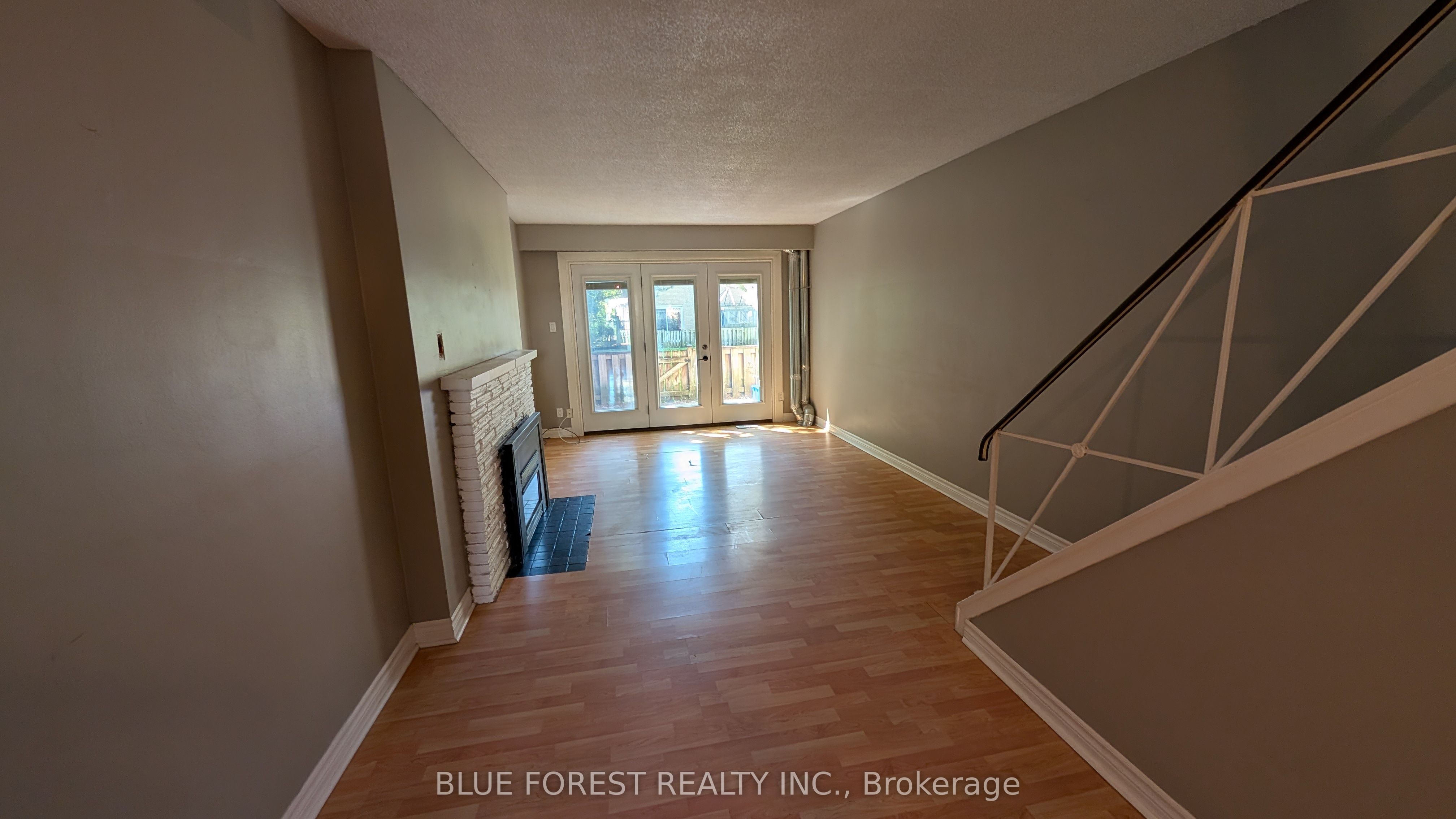 36 Arbour Glen Crescent Property Photo 7