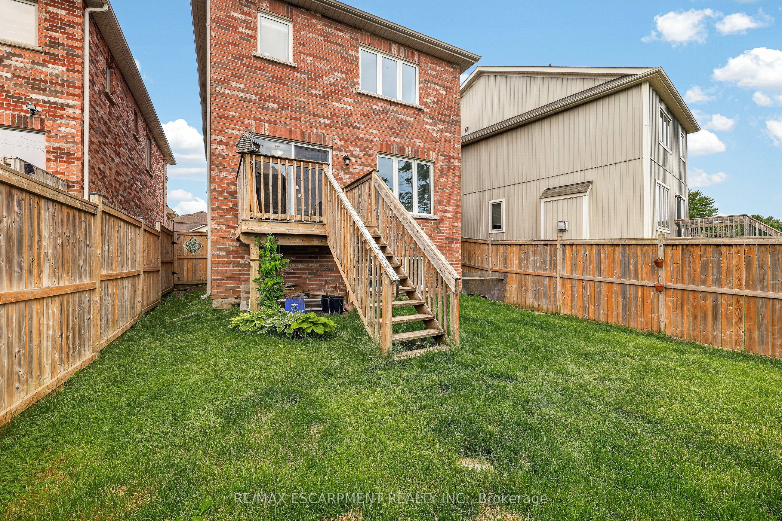 557 Baldwin Crescent Property Photo 12