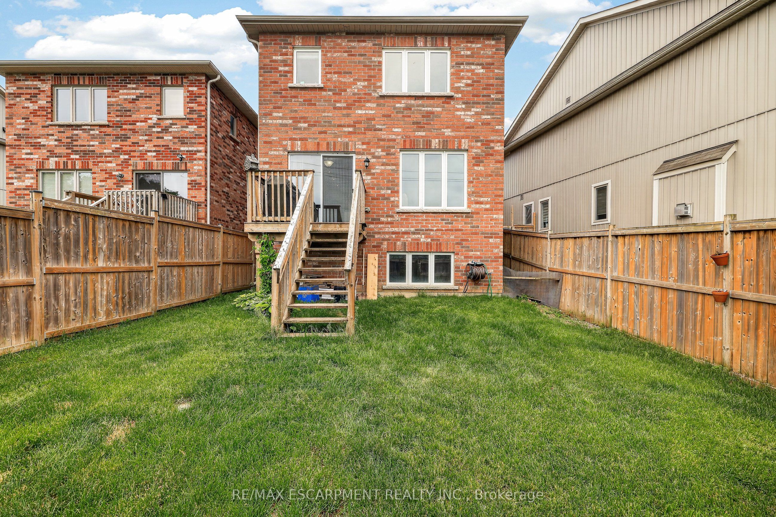 557 Baldwin Crescent Property Photo 13