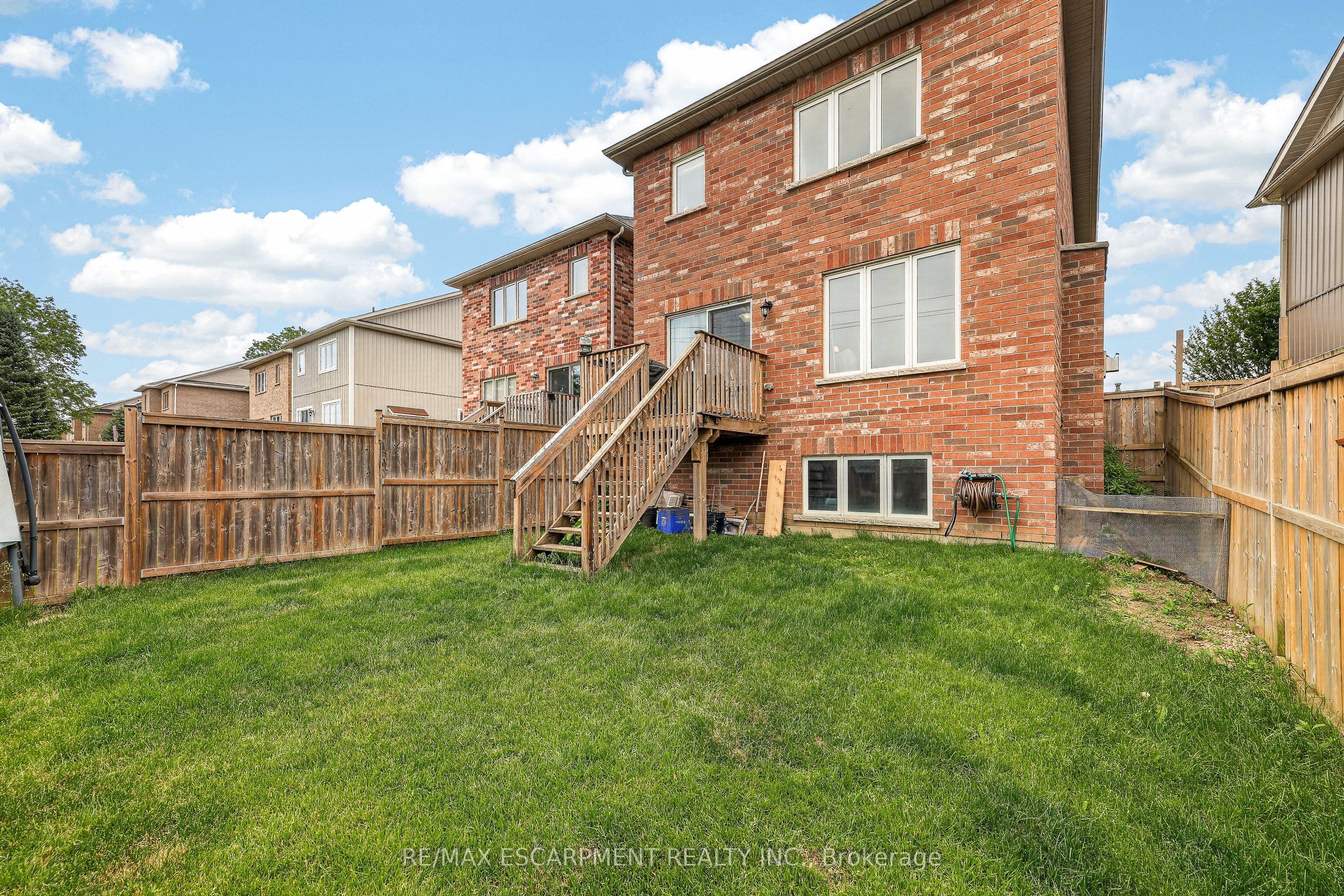 557 Baldwin Crescent Property Photo 14