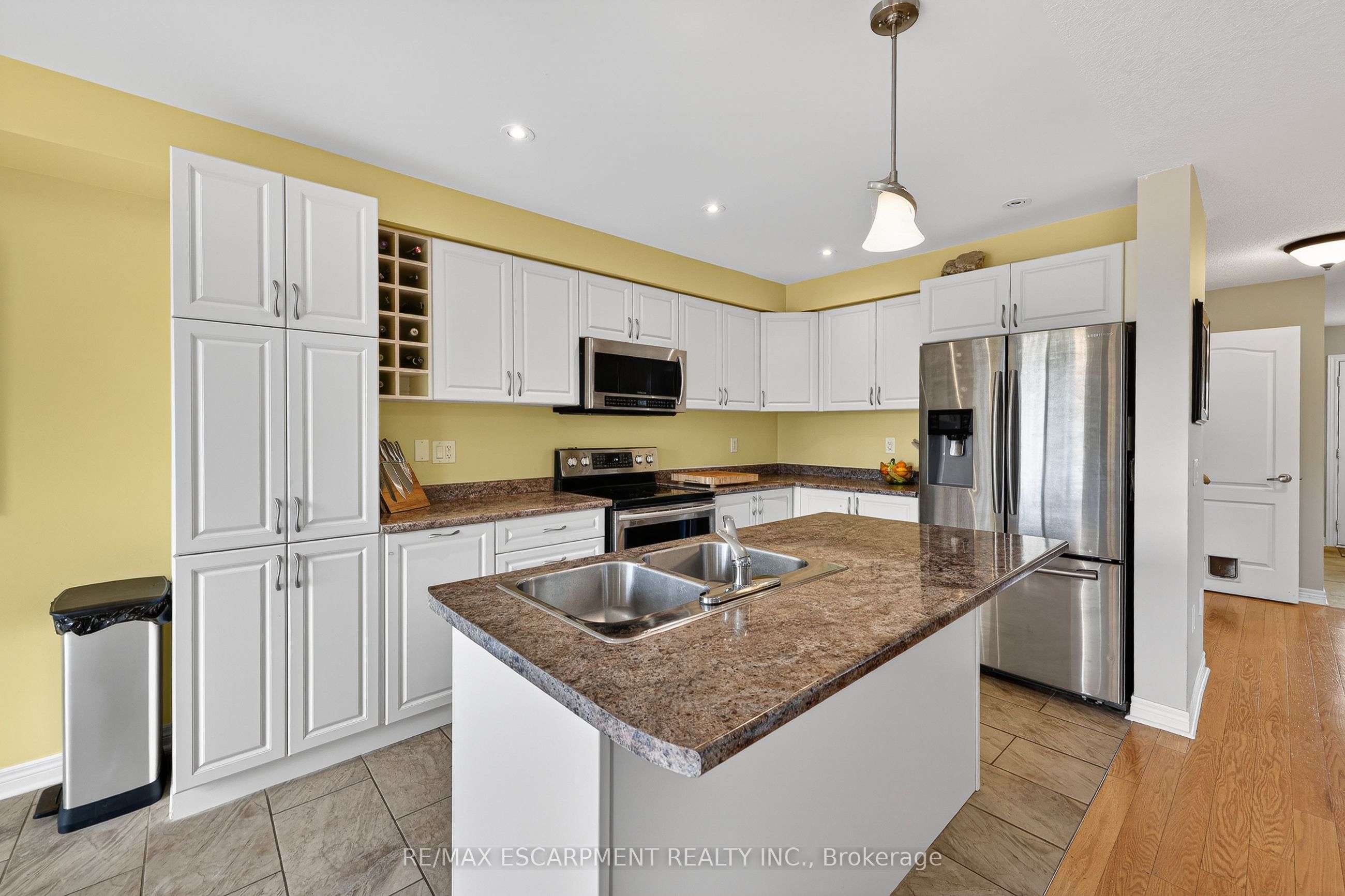 557 Baldwin Crescent Property Photo 25