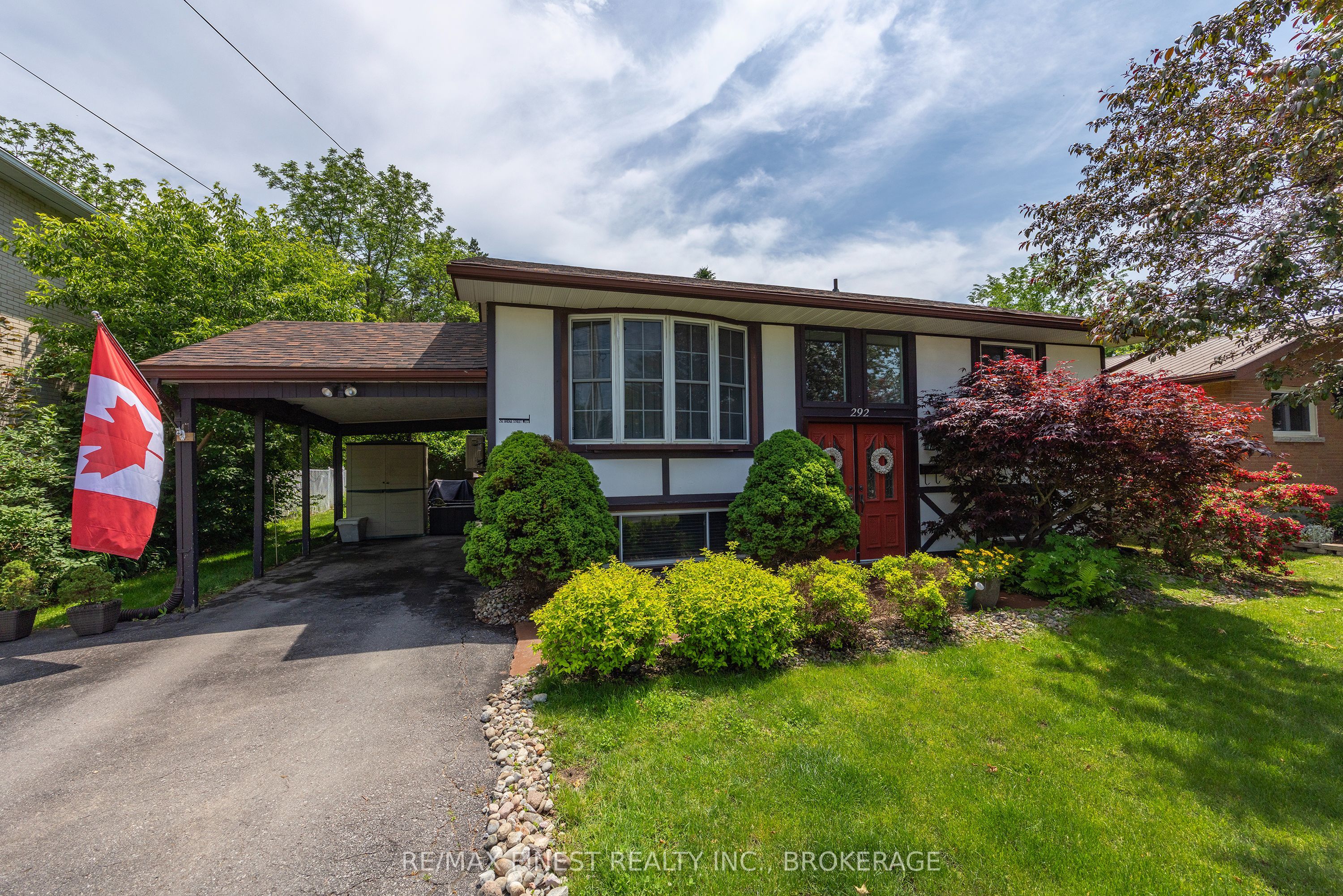 292 Bridge Street W