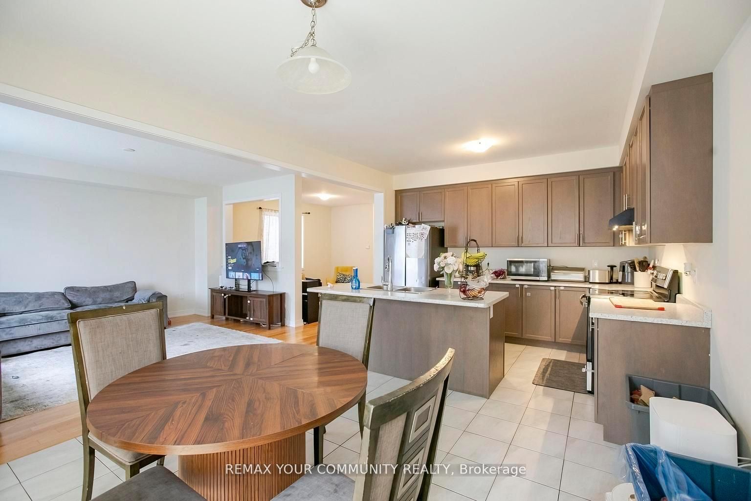 106 Higgins Avenue Property Photo 18