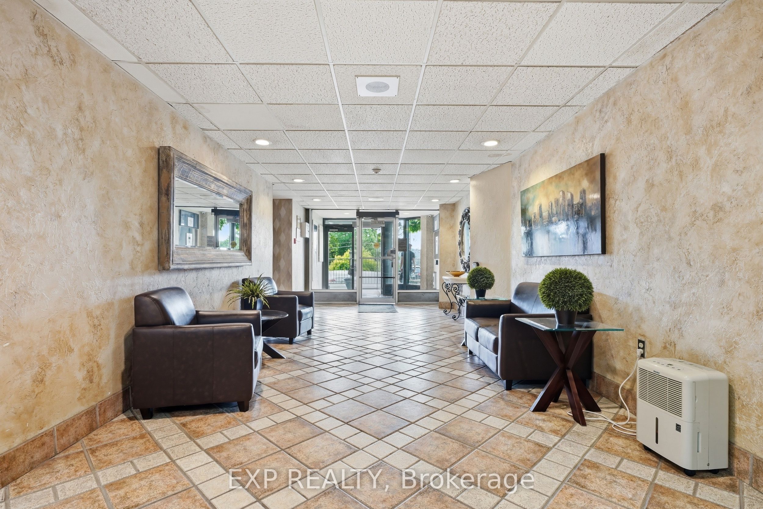 55 Green Valley Drive 1012 Property Photo 32