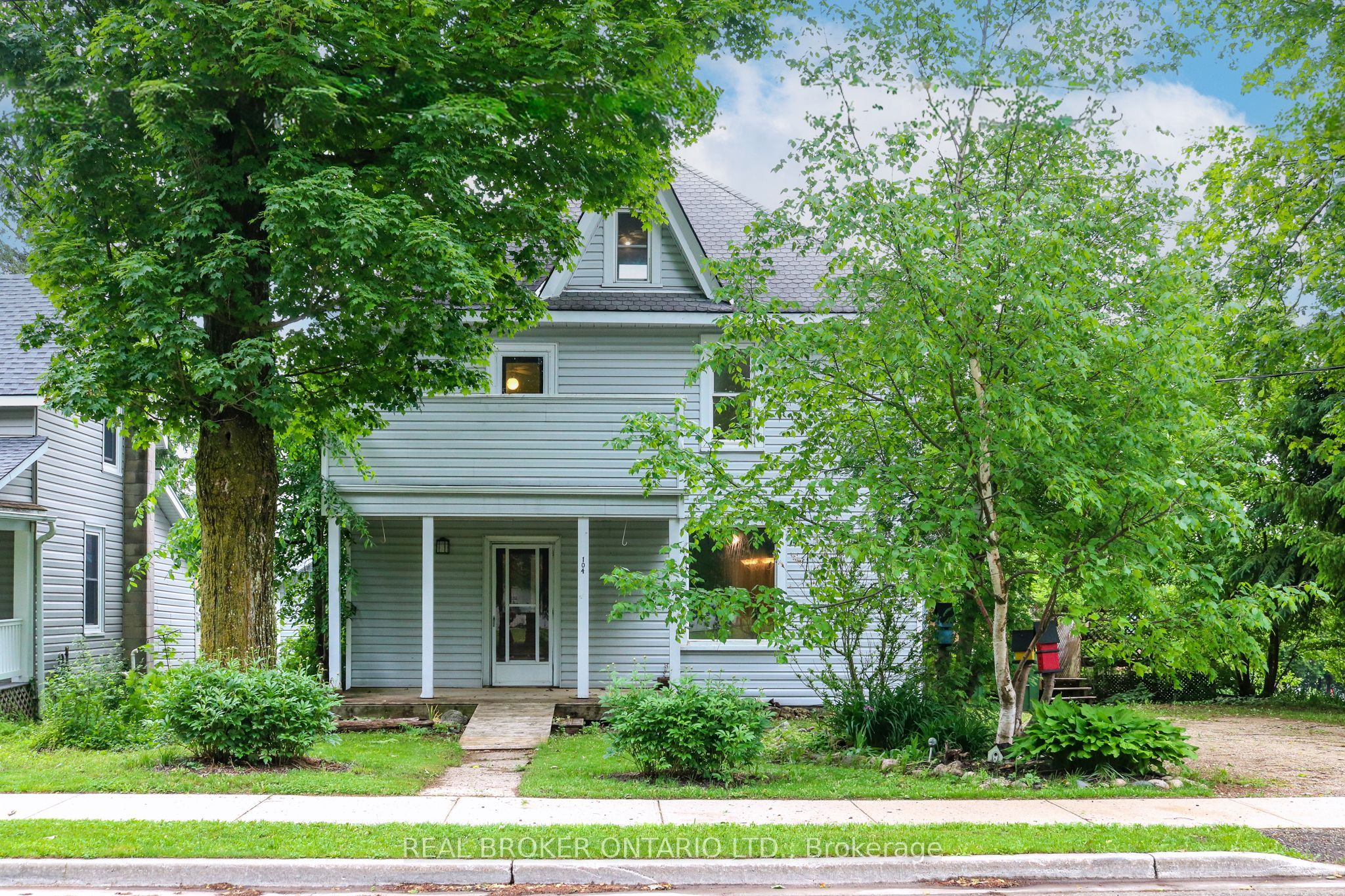 104 Isla Street Property Photo 1