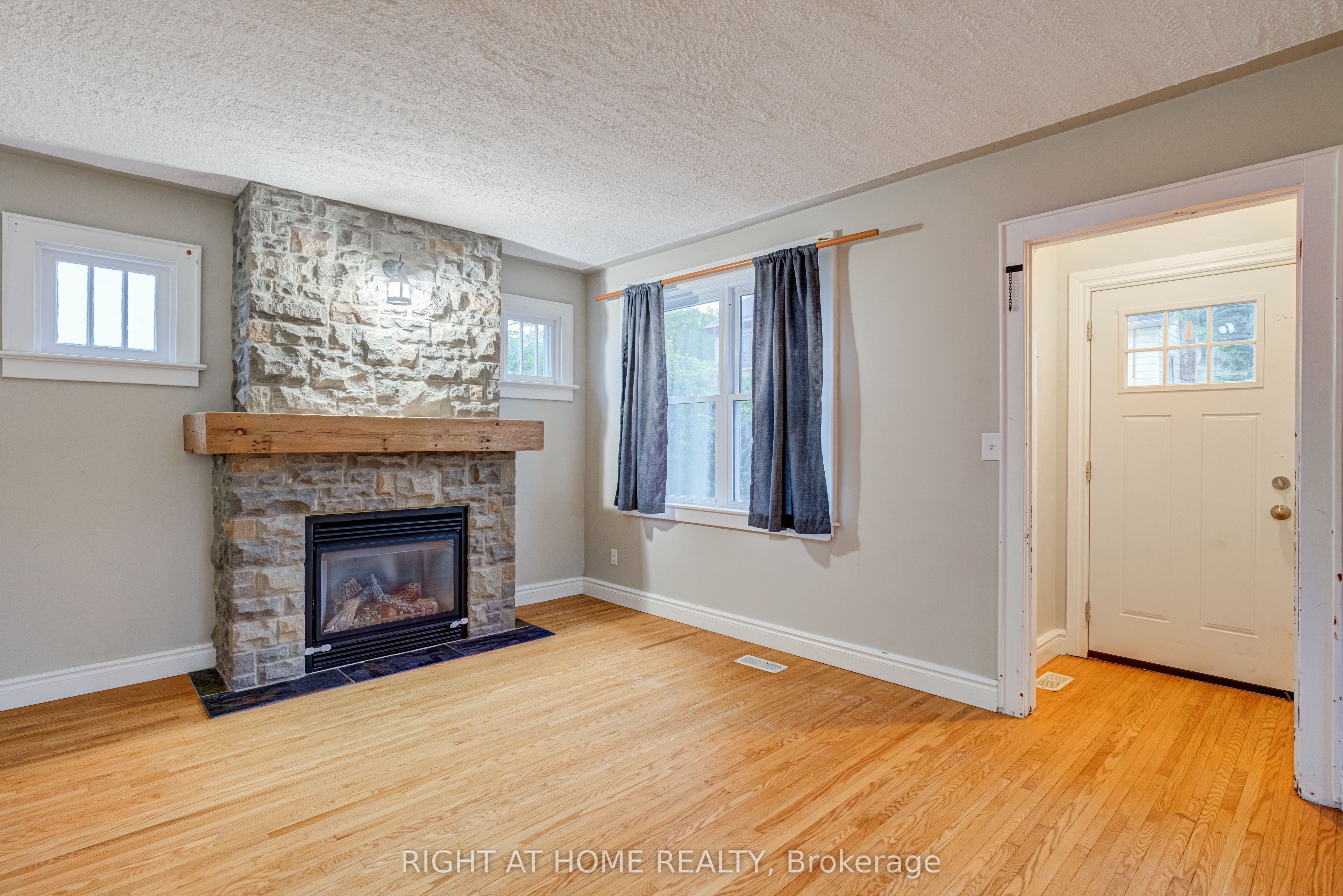 38 Washington Street Property Photo 15