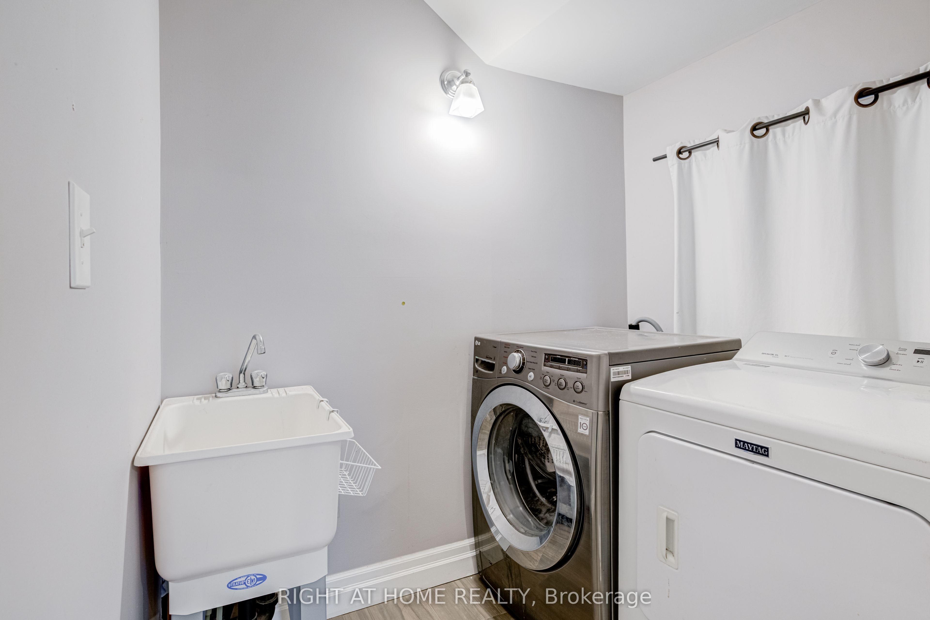 38 Washington Street Property Photo 27