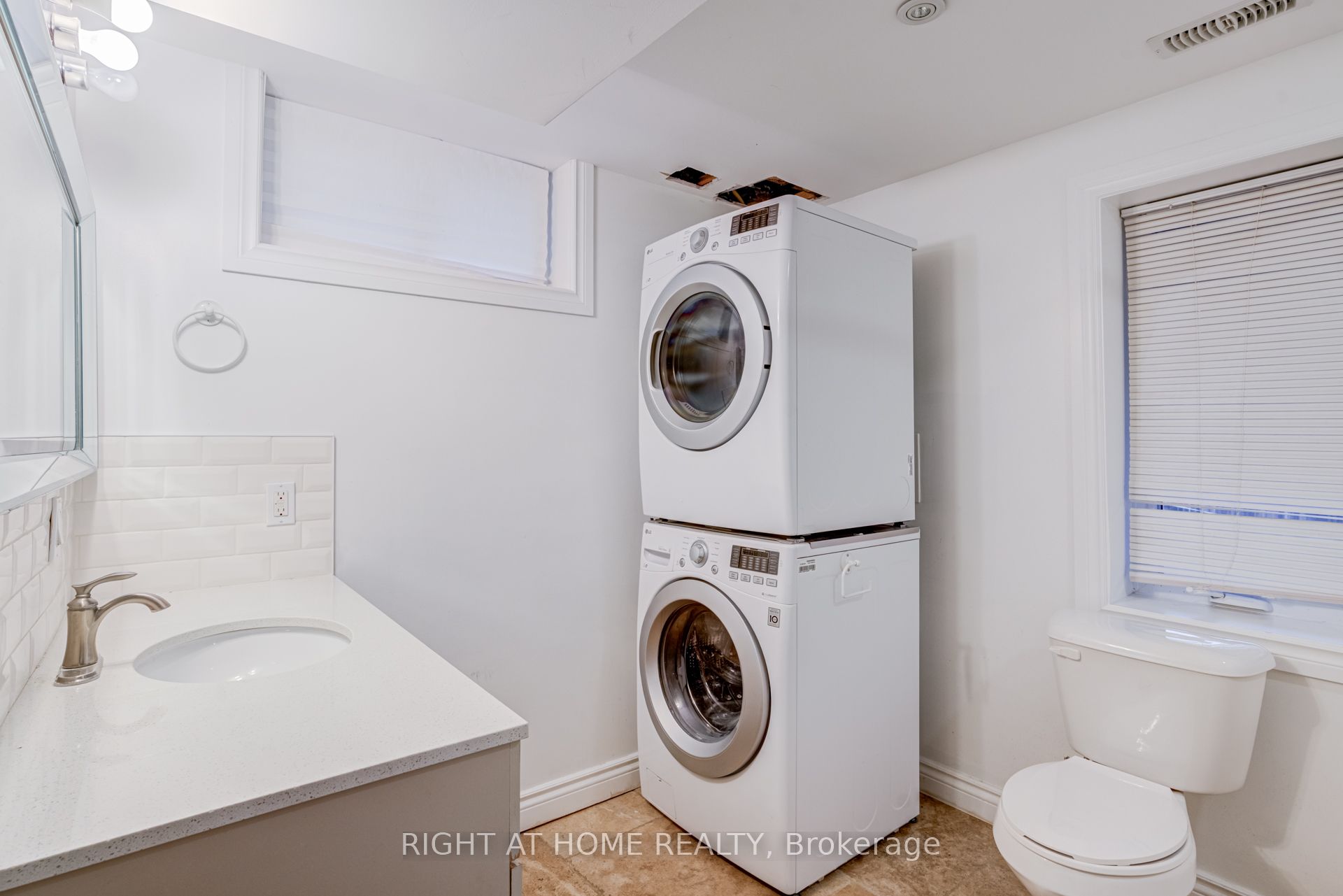 38 Washington Street Property Photo 31