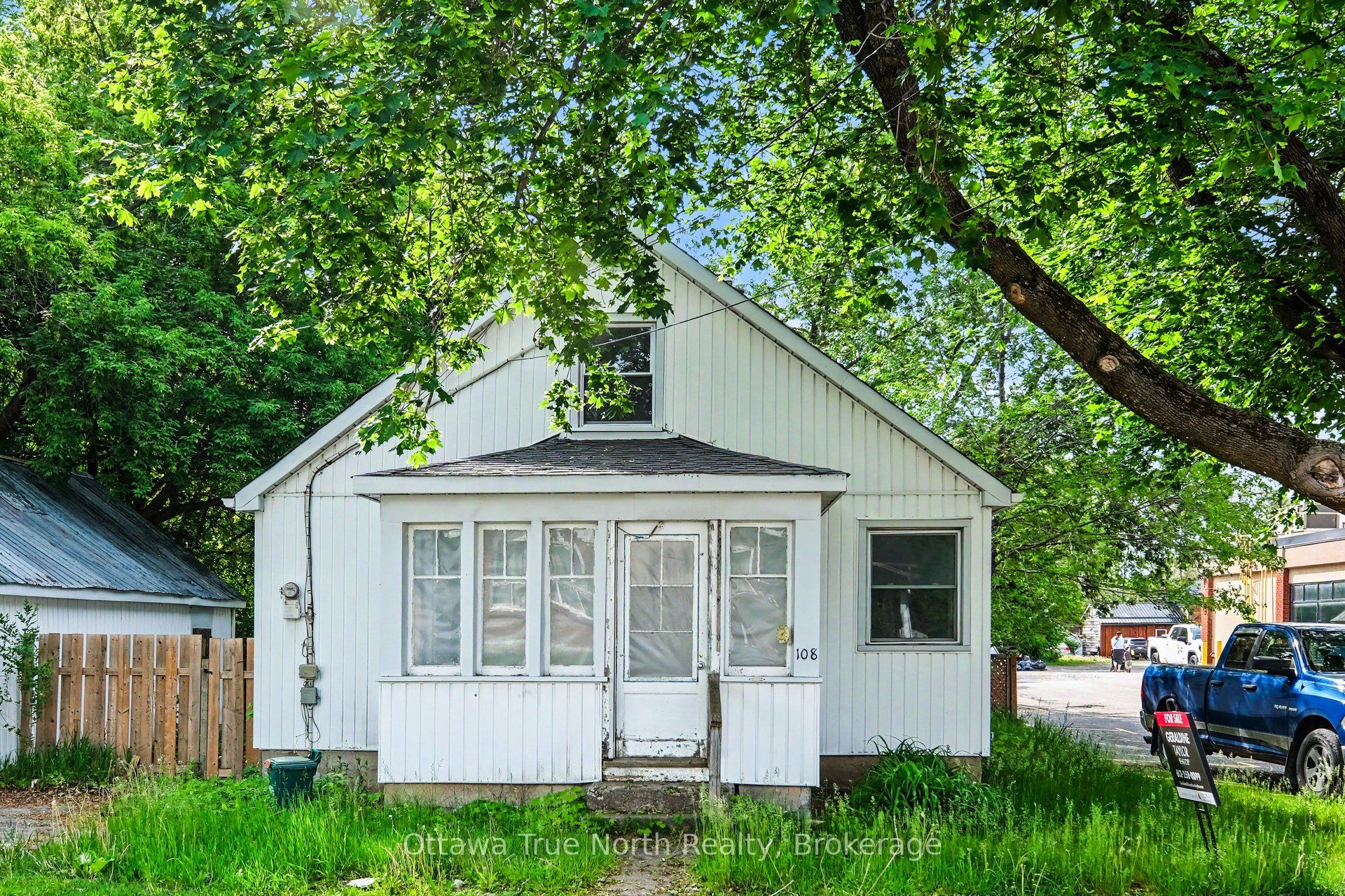 108 Maley Street Property Photo 1