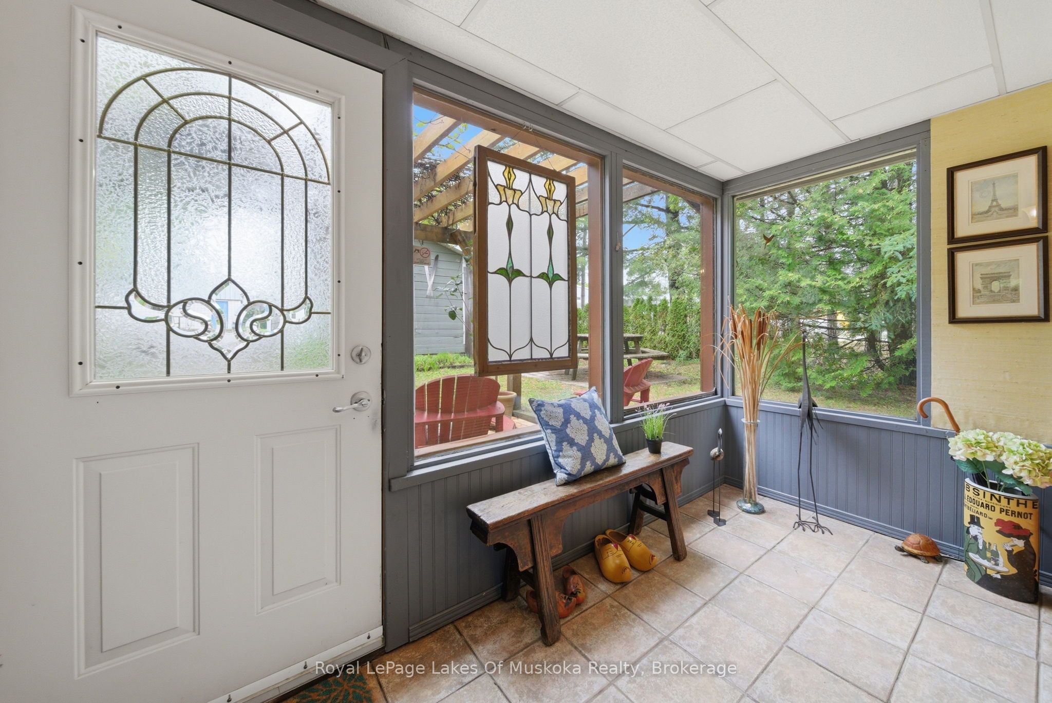 11 Carol Street W Property Photo 6