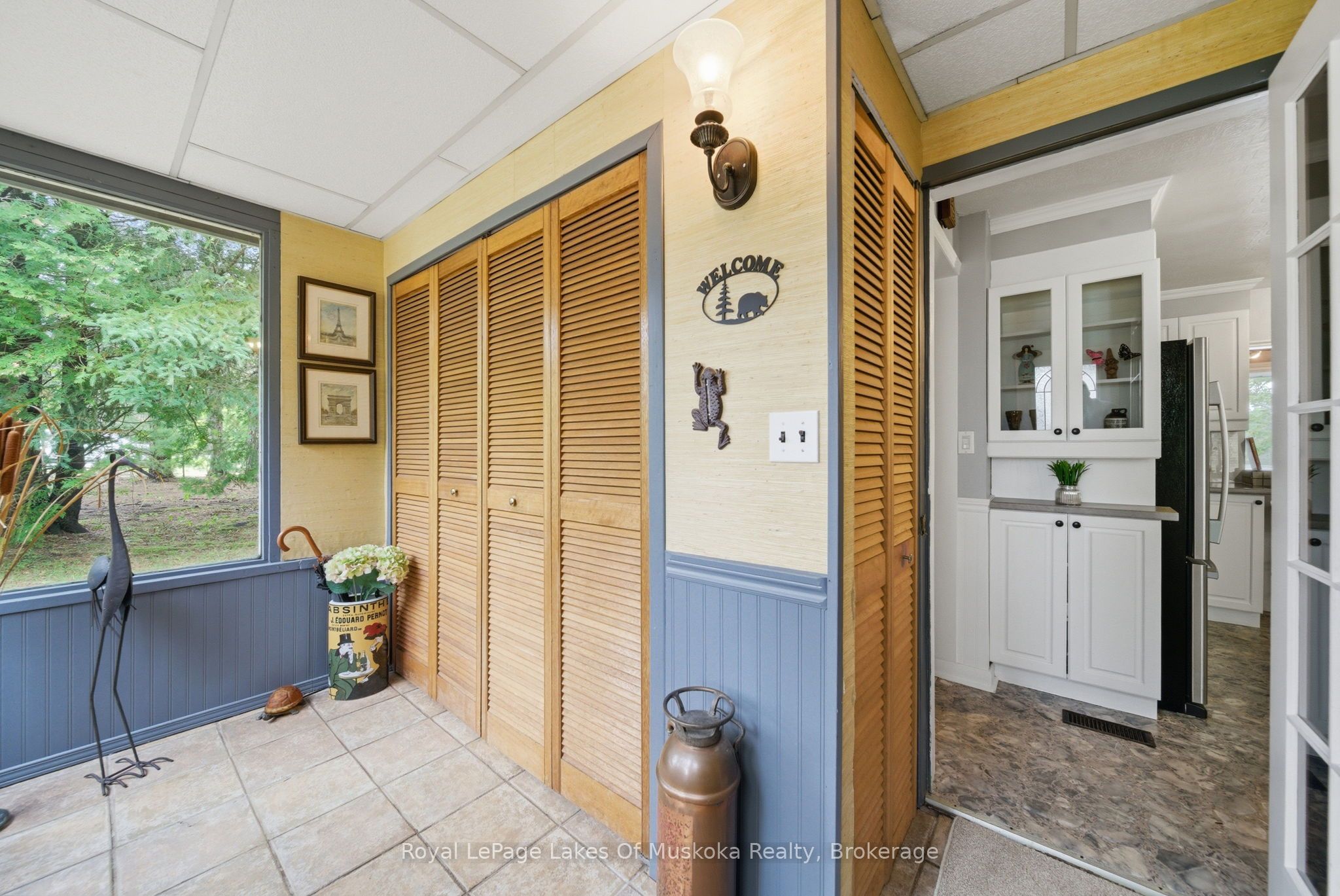 11 Carol Street W Property Photo 7