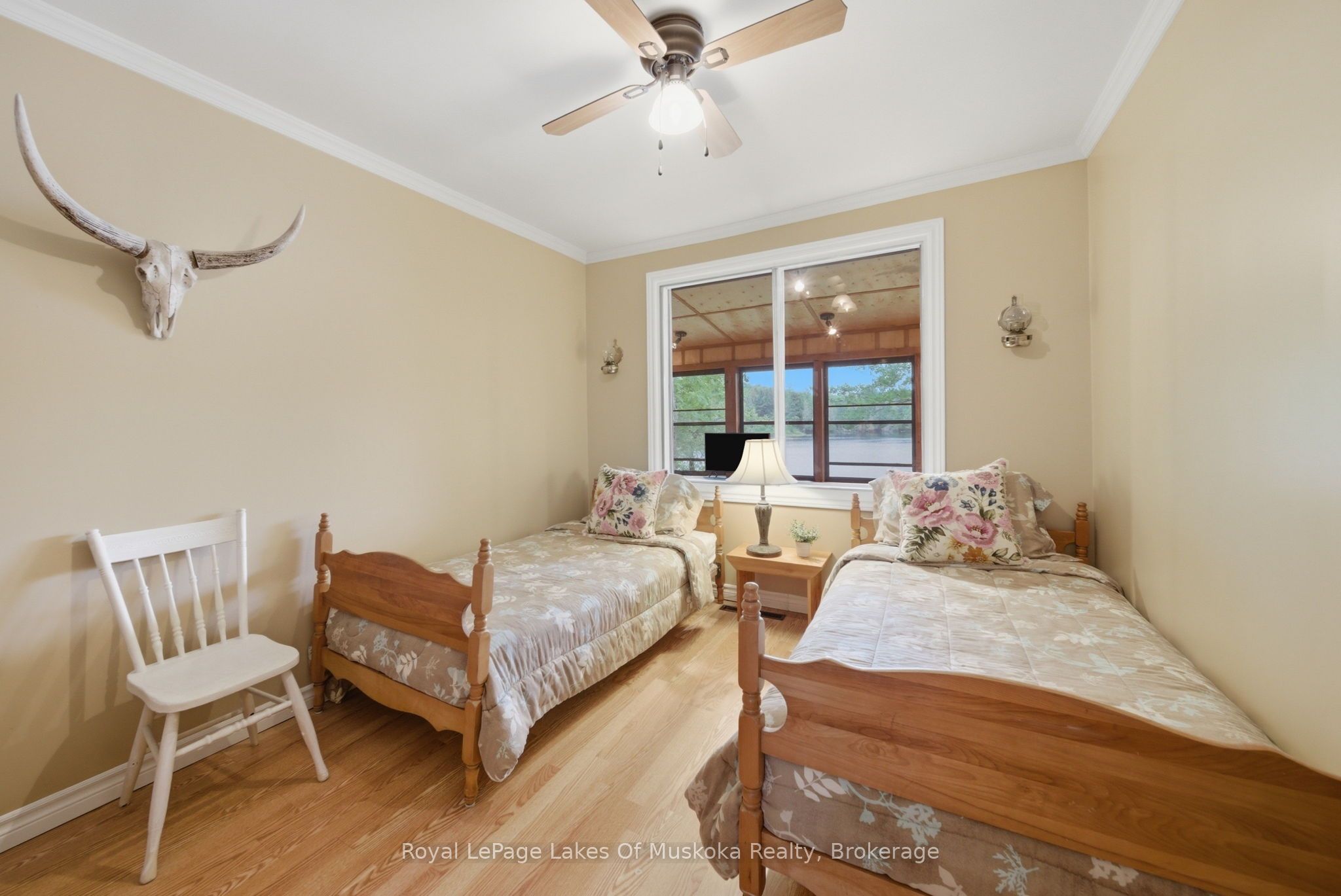 11 Carol Street W Property Photo 23