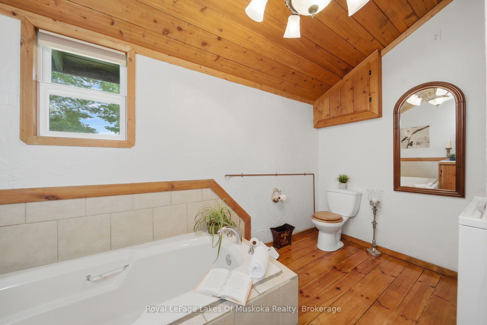 11 Carol Street W Property Photo 27