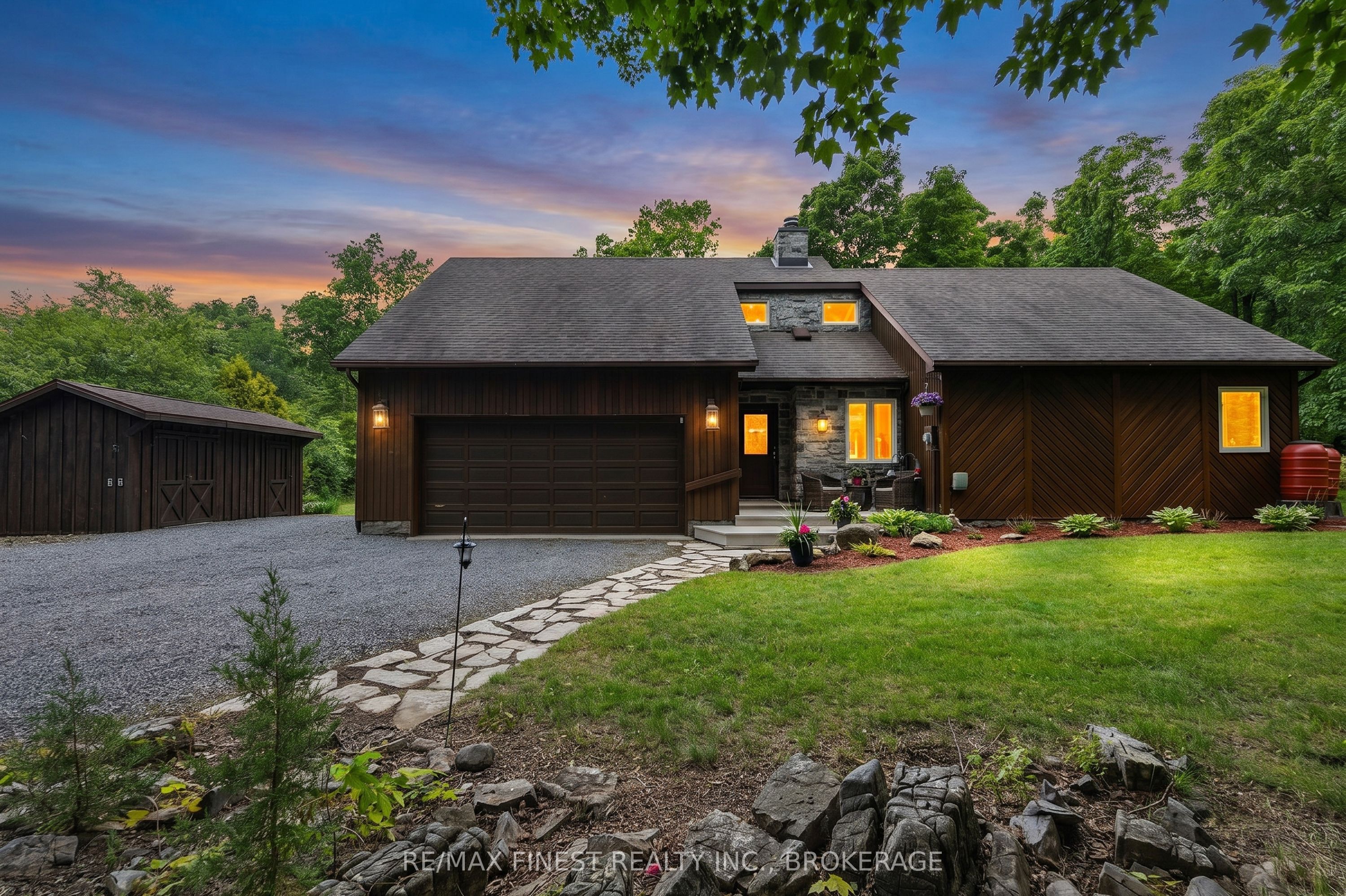 3886 Holmes Road Property Photo 1