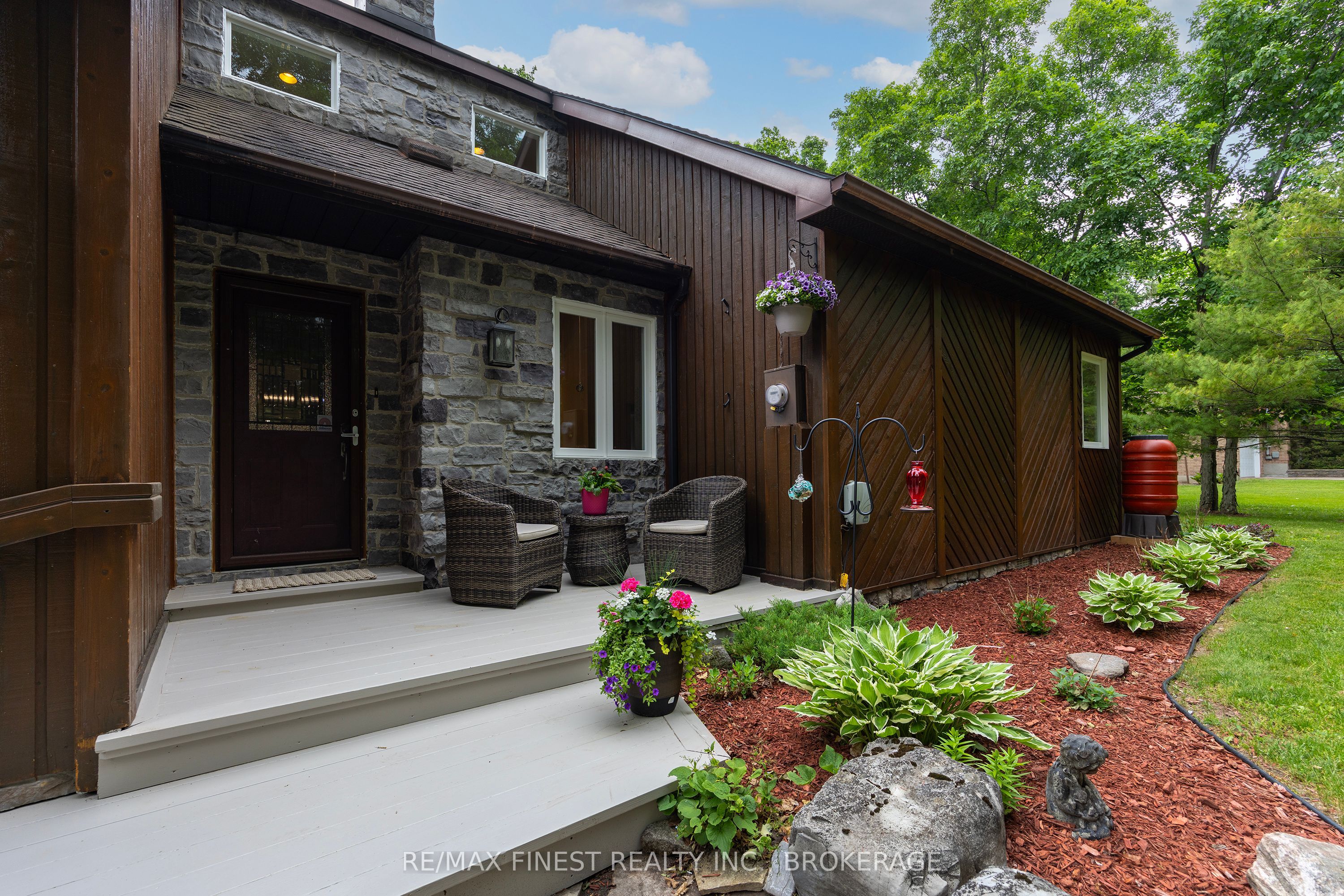 3886 Holmes Road Property Photo 3