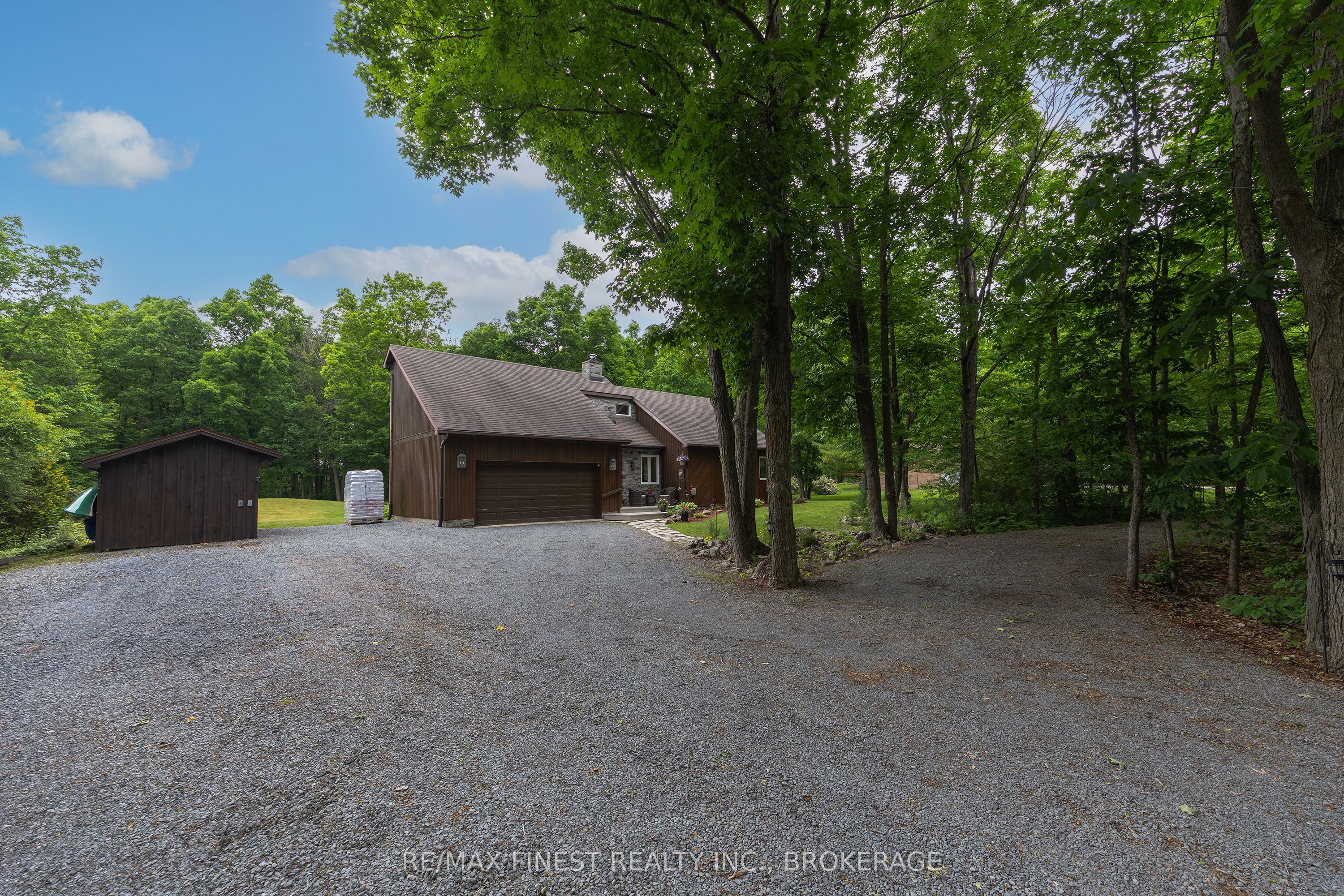 3886 Holmes Road Property Photo 5